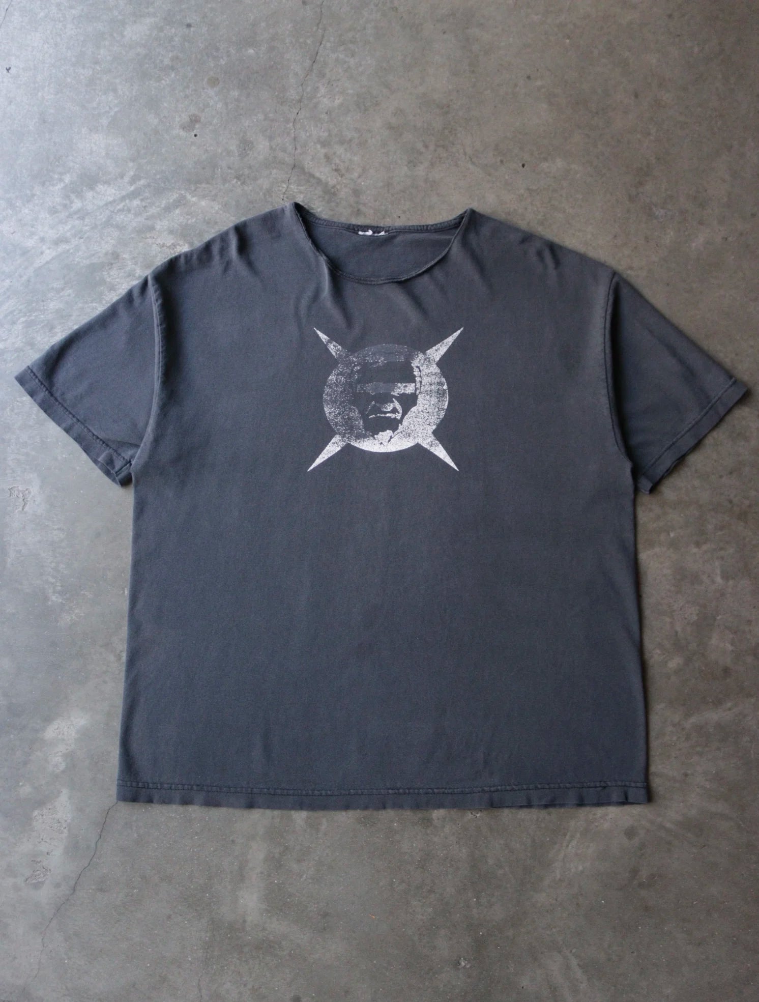 2000S NO ONE TEE