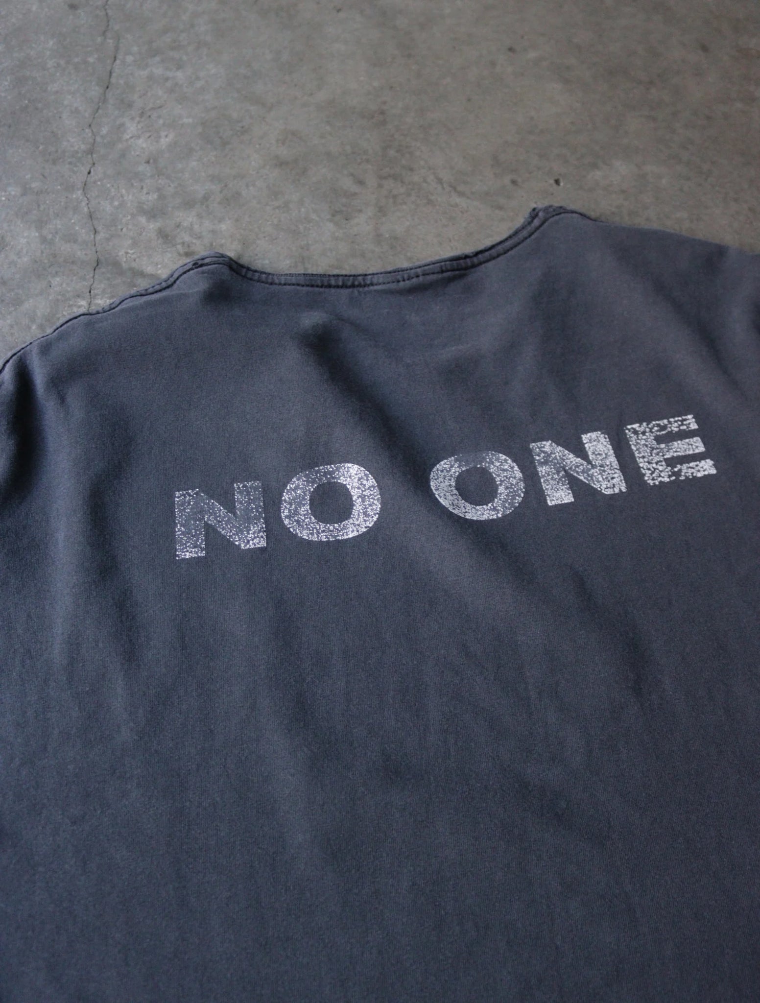 2000S NO ONE TEE
