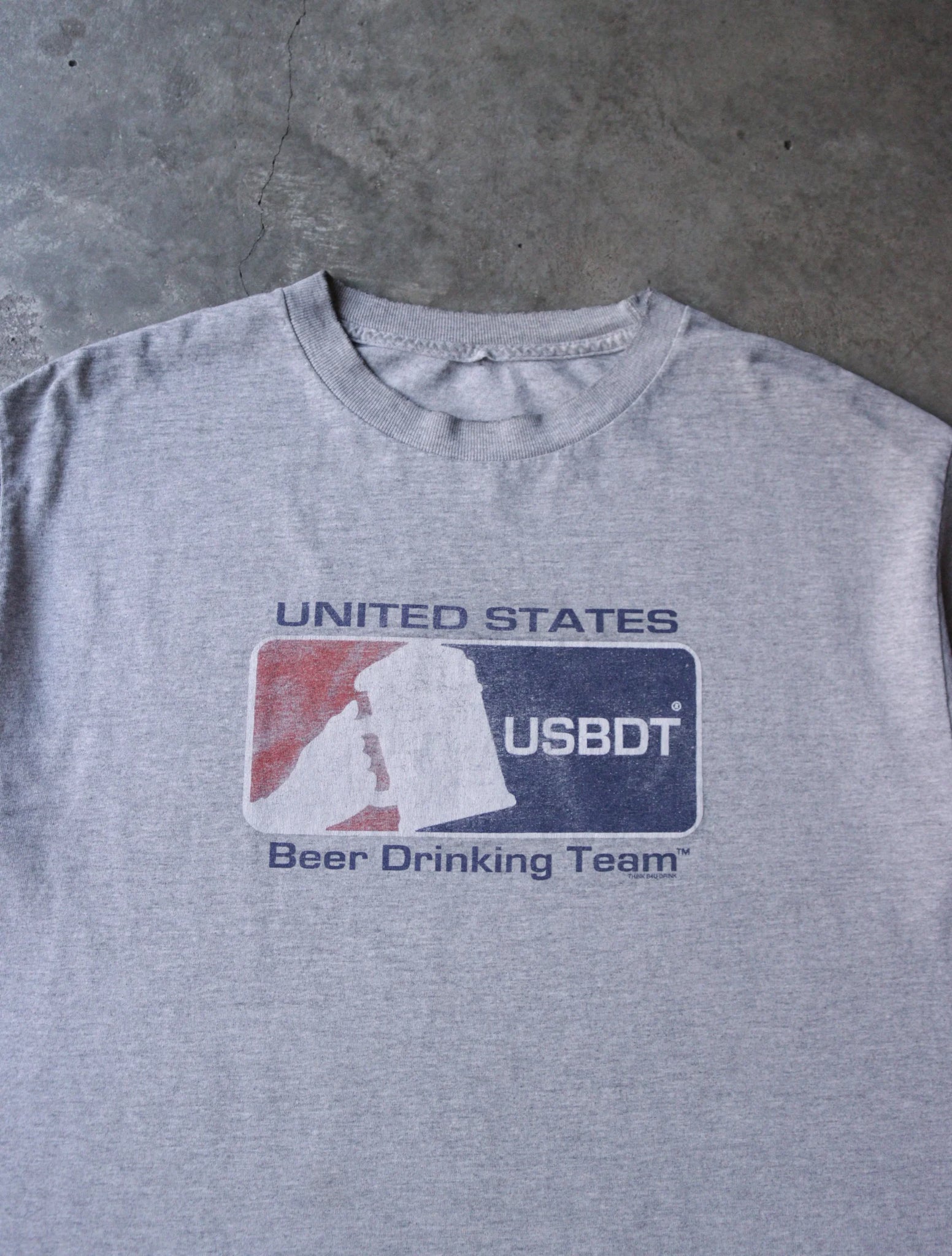 2000S BEER DRINKING TEAM TEE