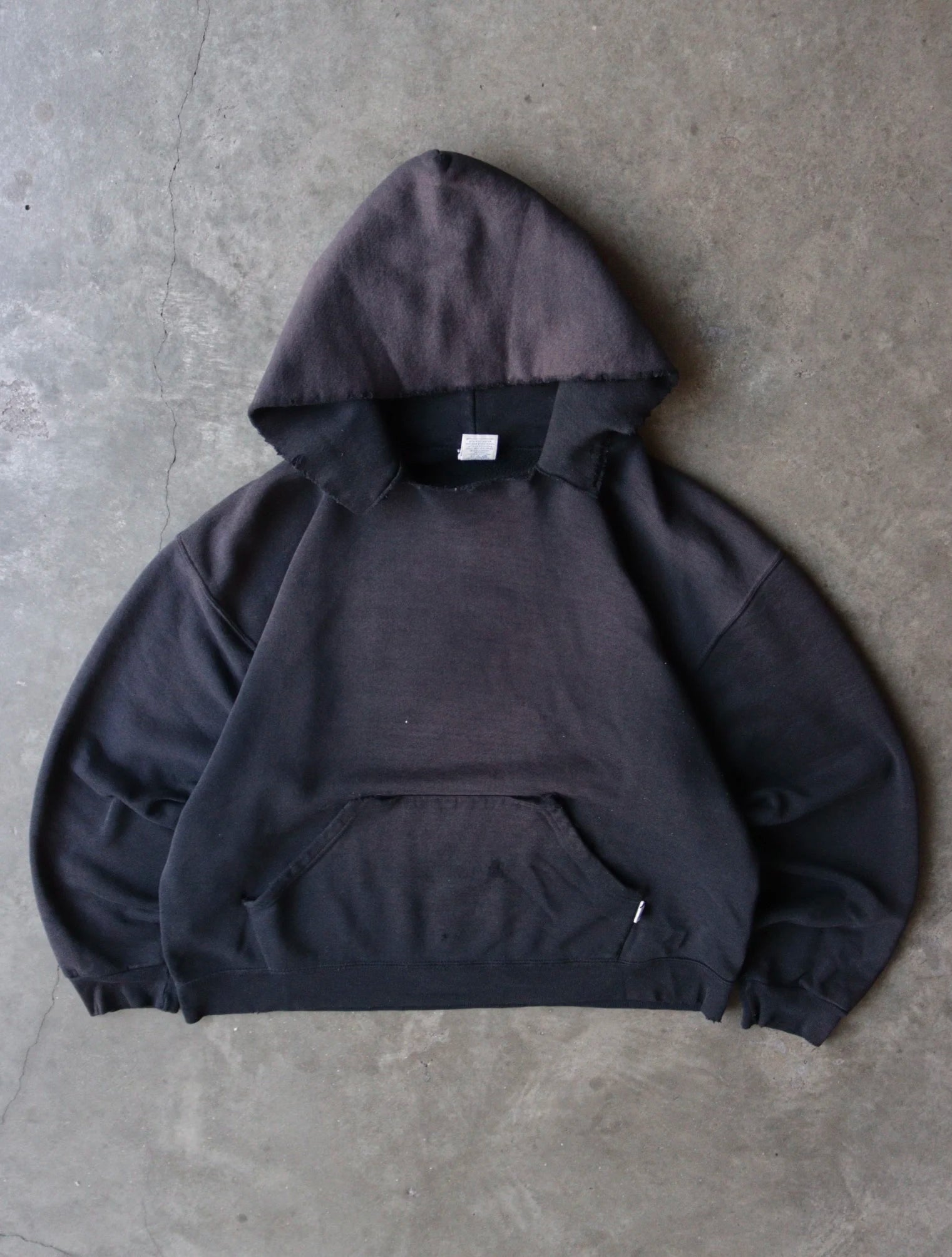1990S FADED BOXY RUSSELL HOODED SWEATSHIRT