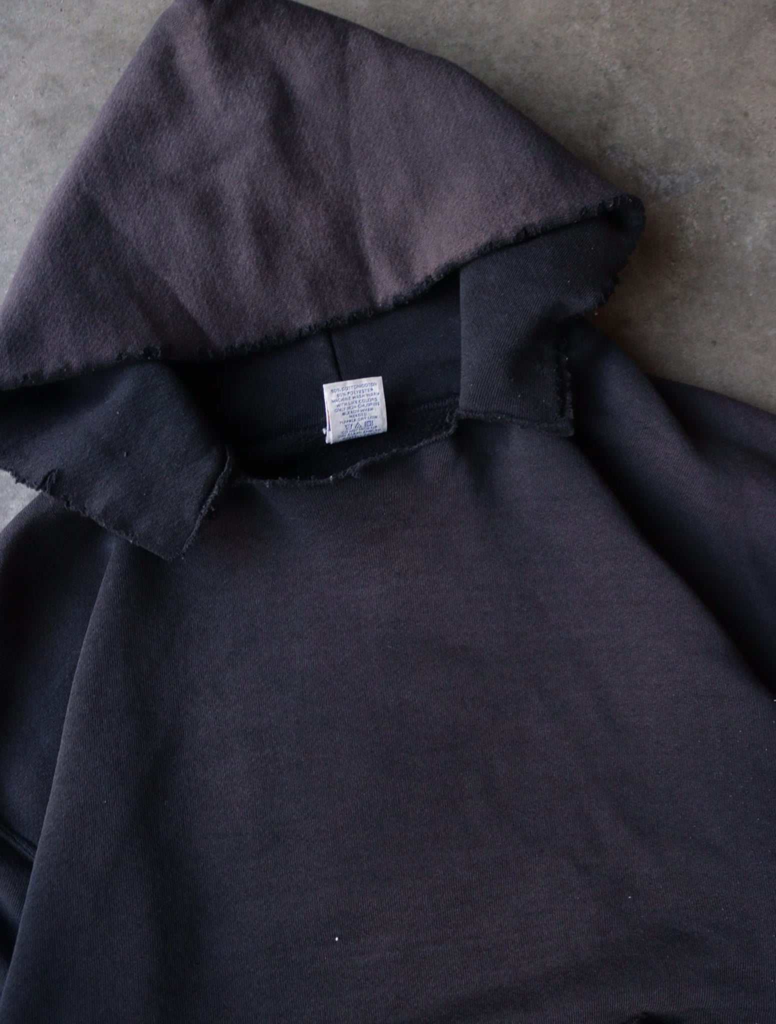1990S FADED BOXY RUSSELL HOODED SWEATSHIRT