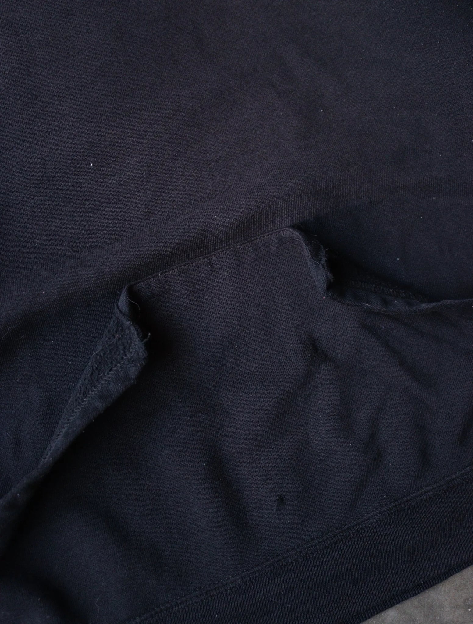 1990S FADED BOXY RUSSELL HOODED SWEATSHIRT