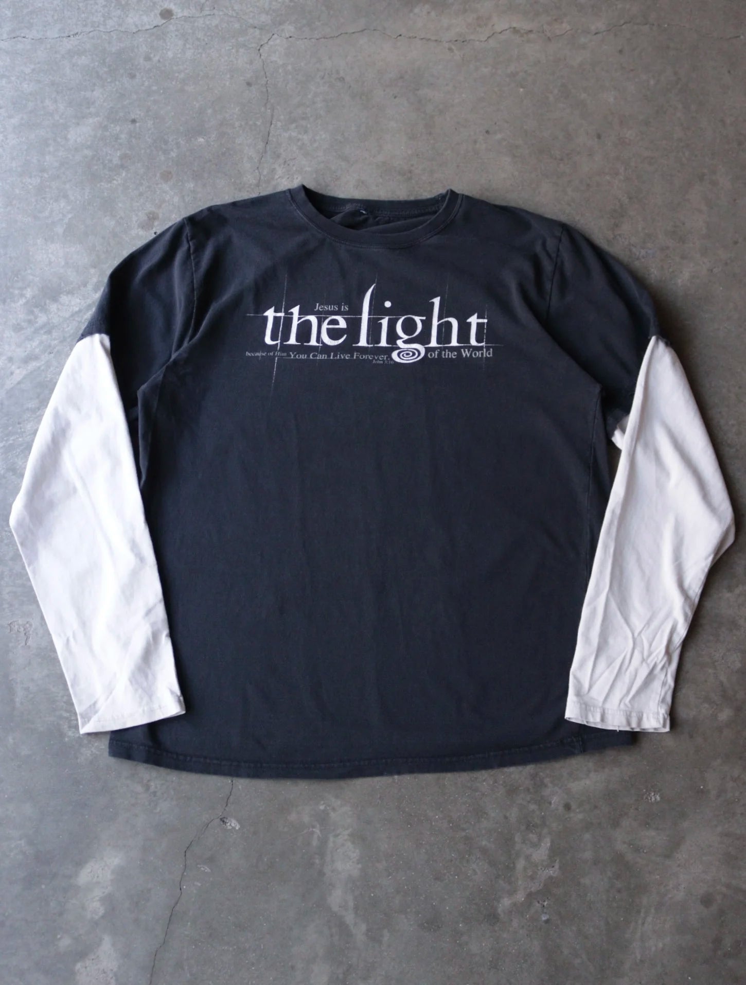 2000S THE LIGHT JESUS TEE