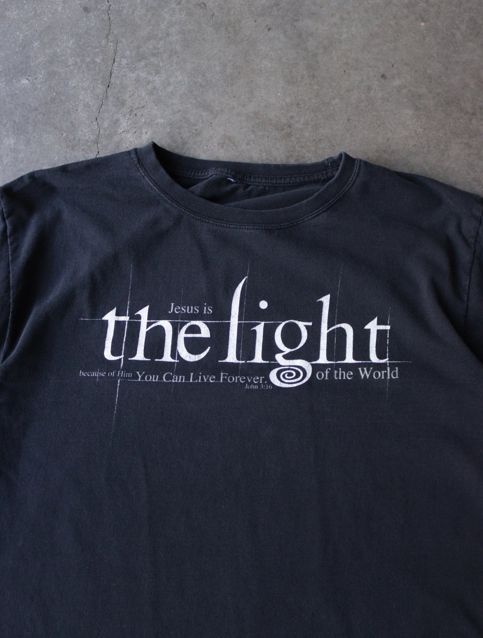 2000S THE LIGHT JESUS TEE