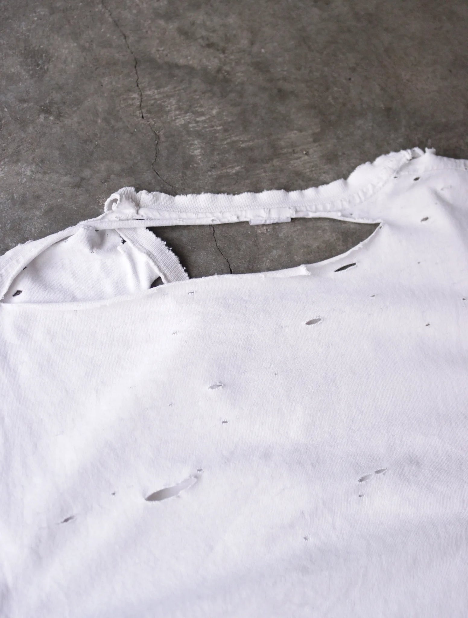 1980S BLANK DISTRESSED TEE