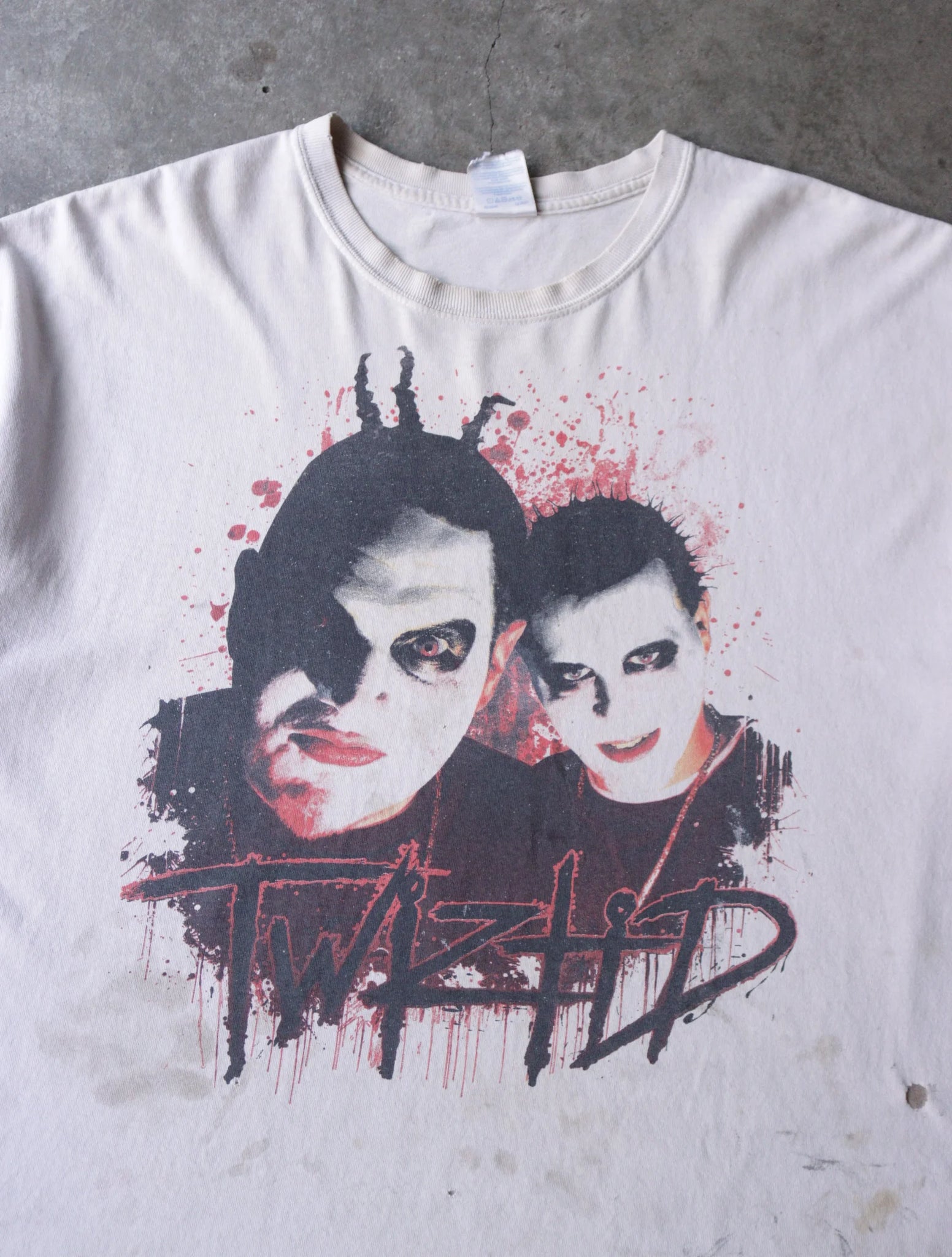 2000S TWIZTED BAND TEE