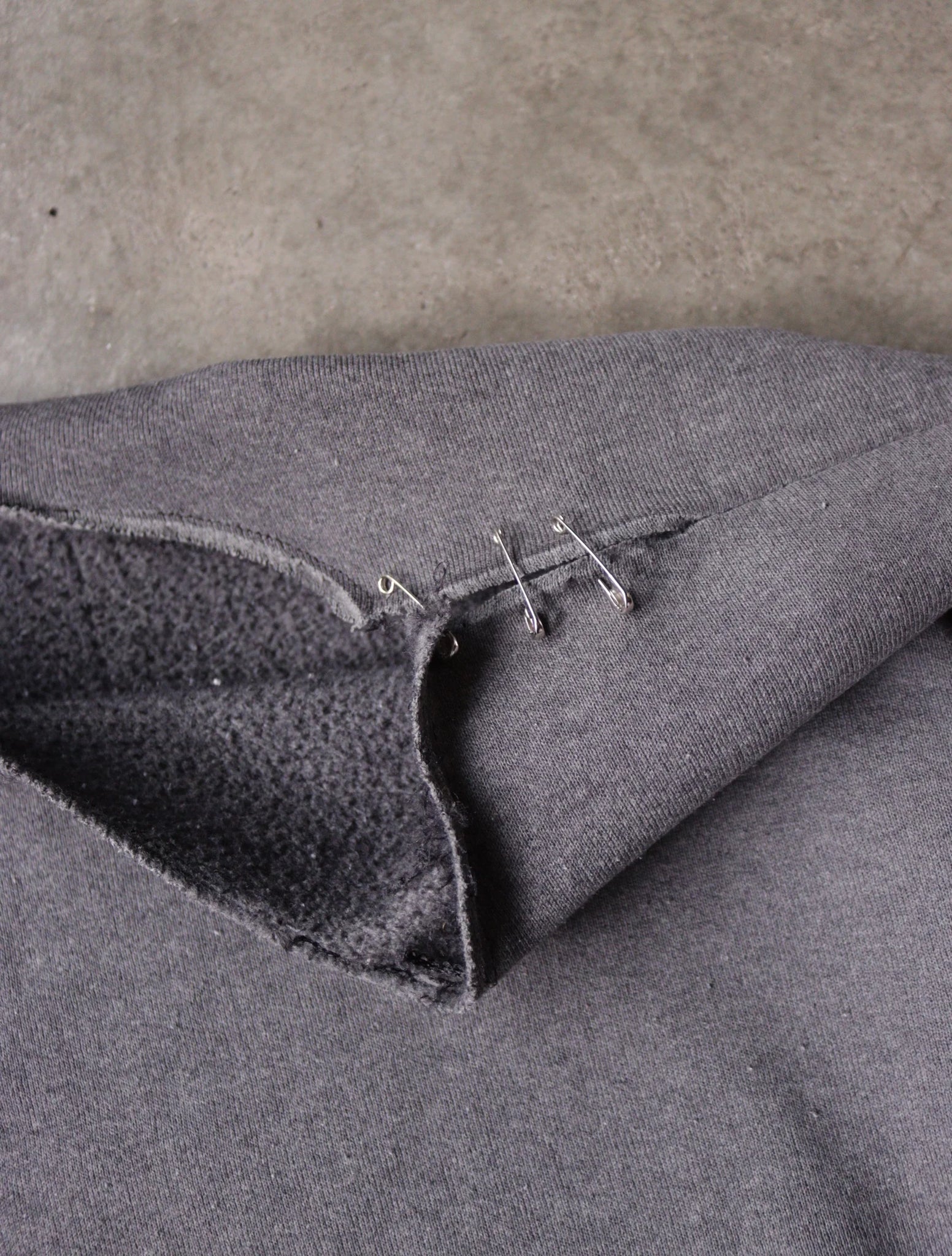 1990S FADED SWEATSHIRT
