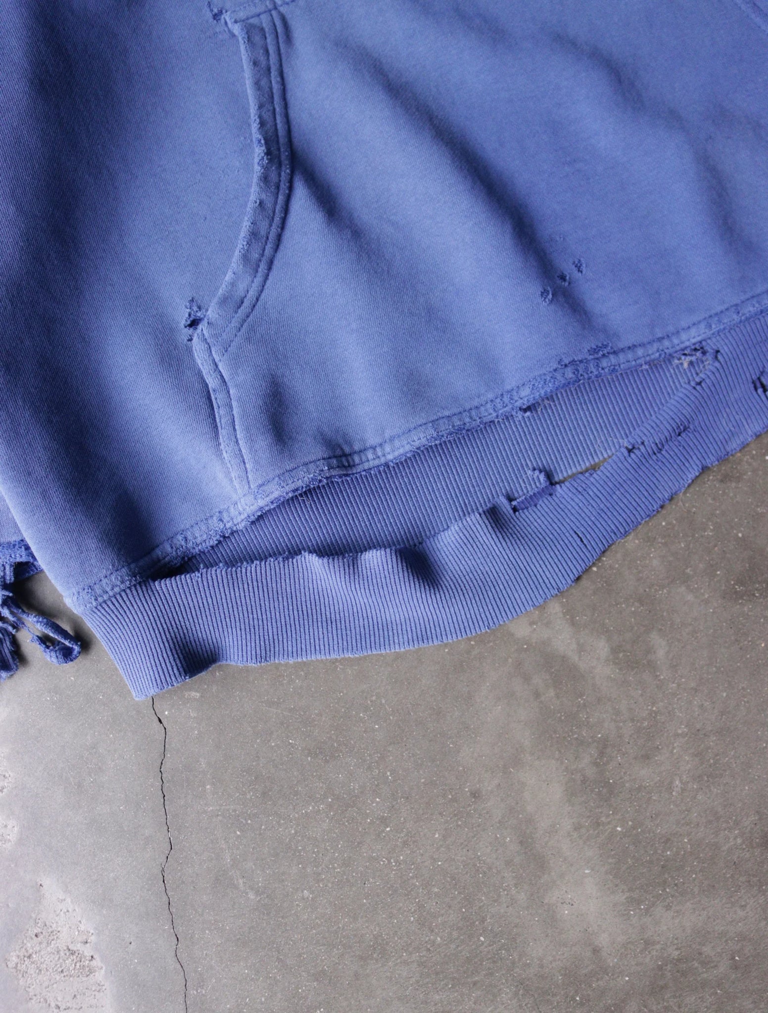 2000S DISTRESSED BILLABONG HOODED SWEATSHIRT