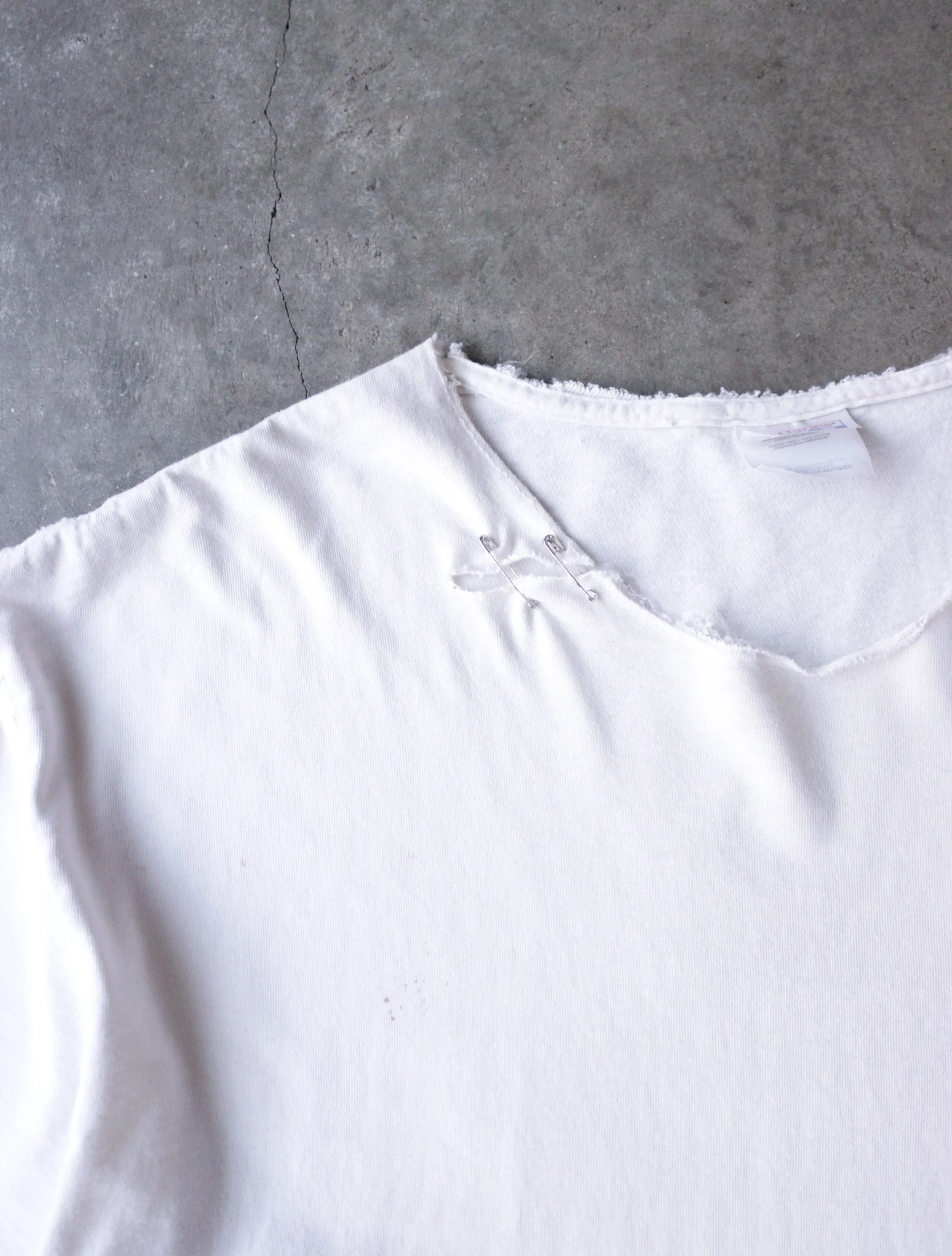 2000S DISTRESSED SANDS DRYWALL TEE