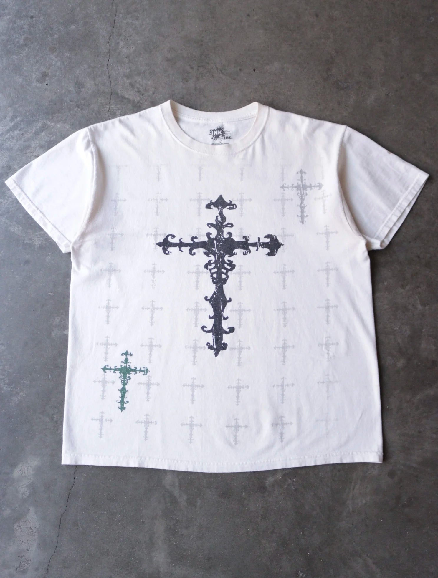 2000S CROSSES TEE