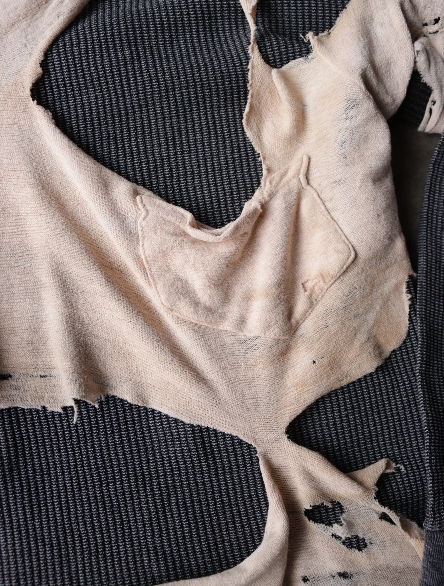 1930S THRASHED AND FADED TEE