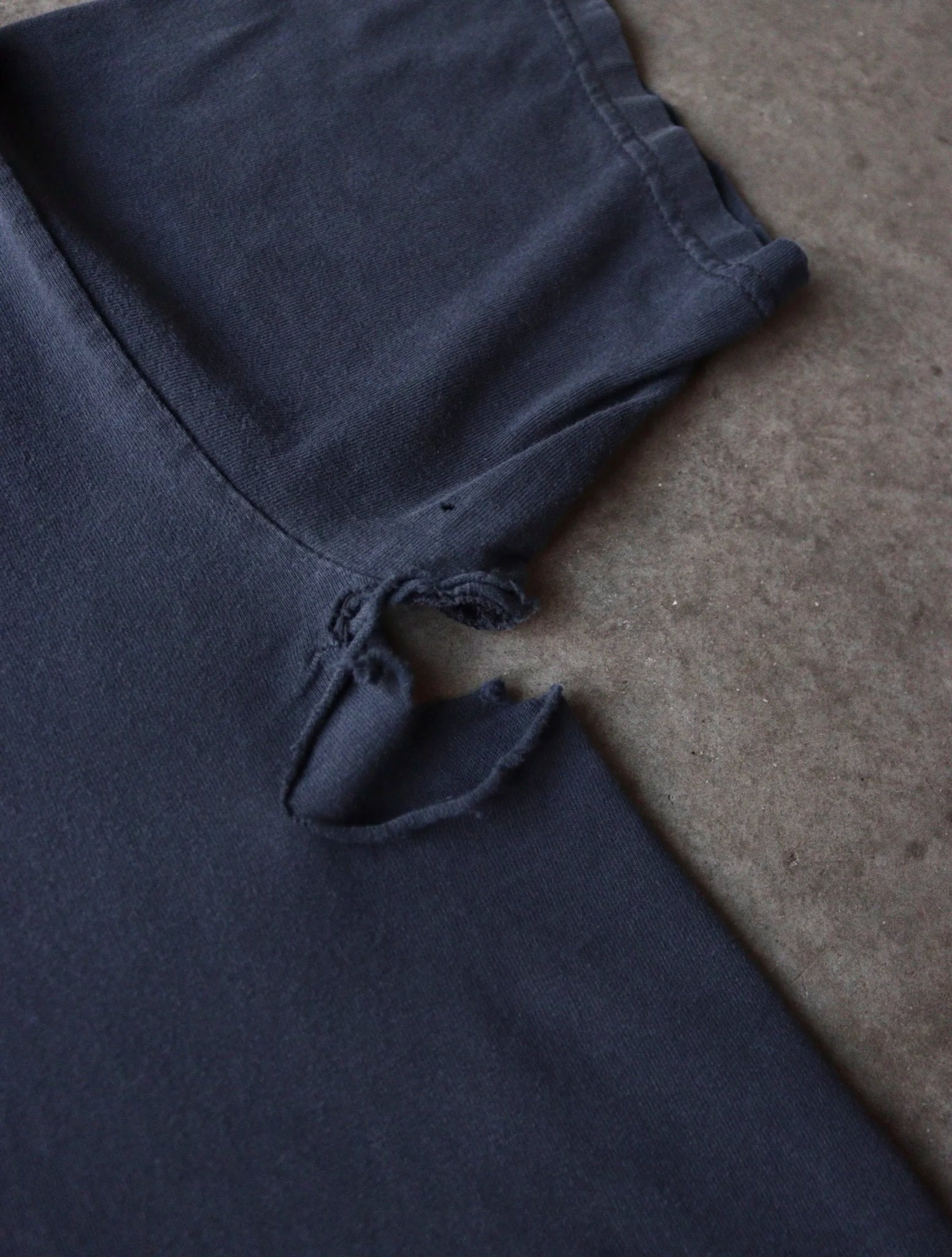 1990S BLANK DISTRESSED TWO FOLD TEE
