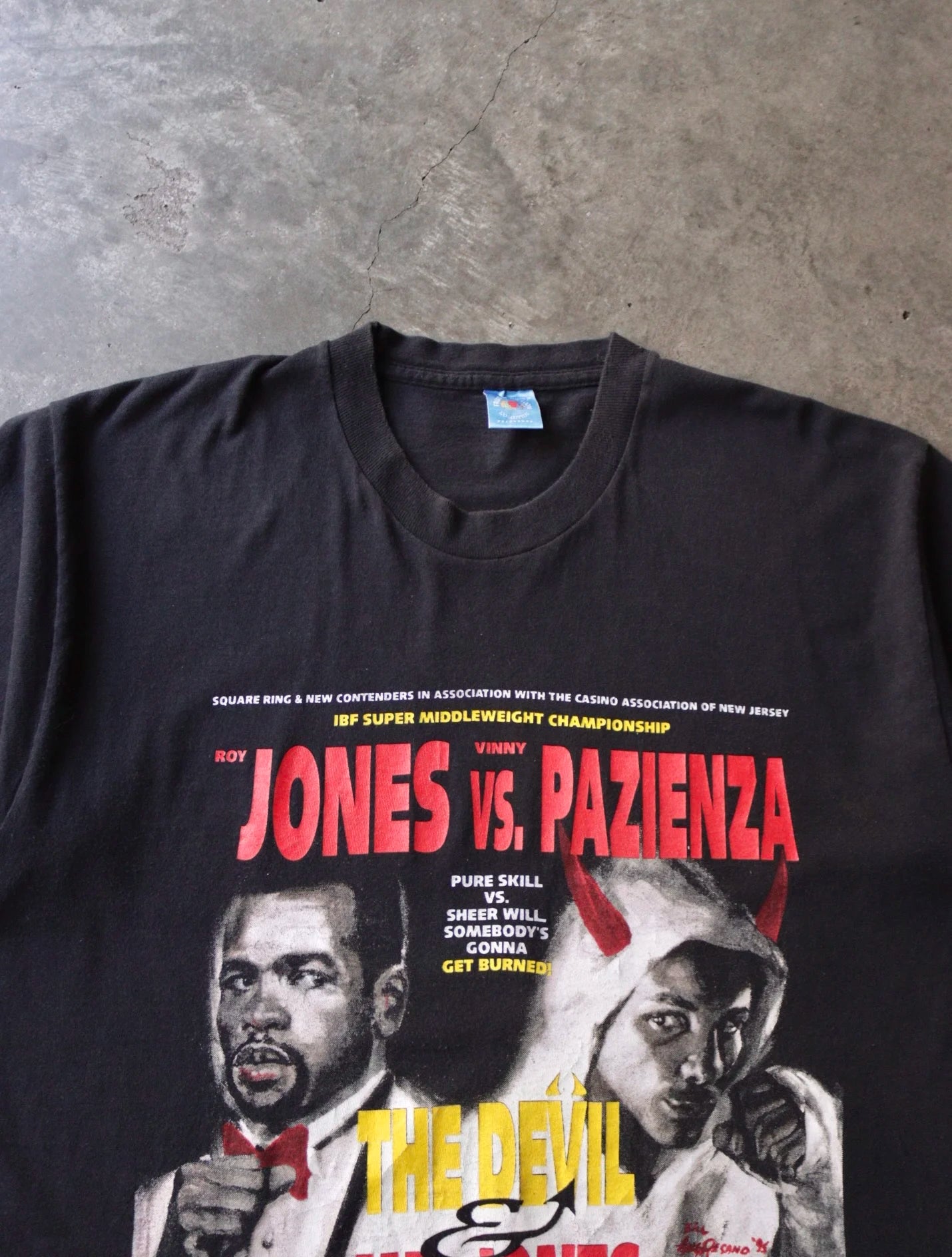 1990S JONES VS PAZIENZA TEE