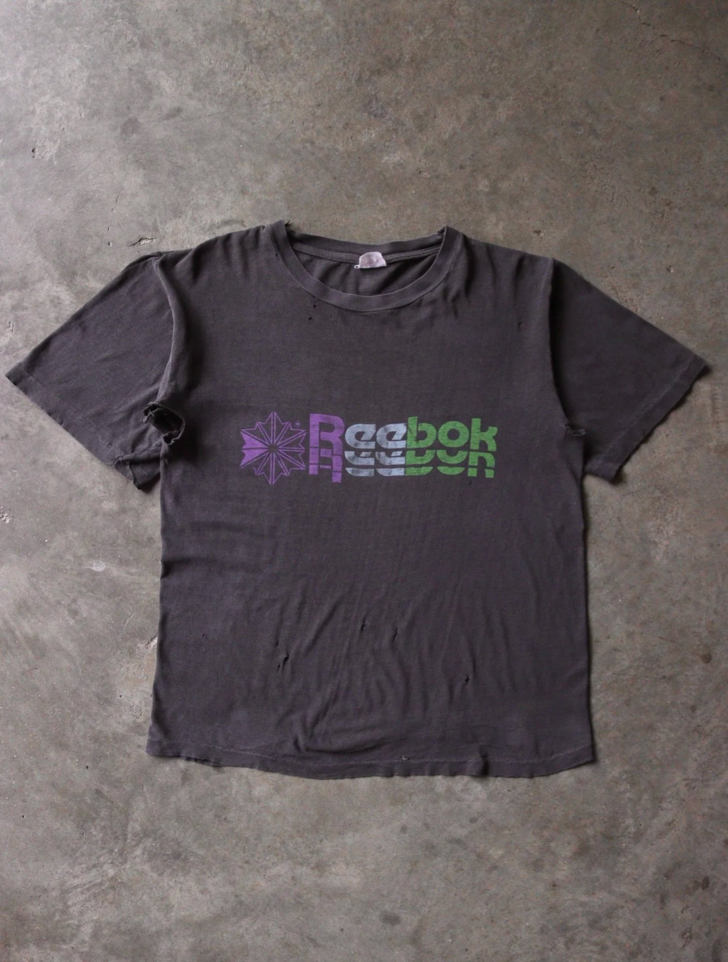 2000S THRASHED REEBOK TEE