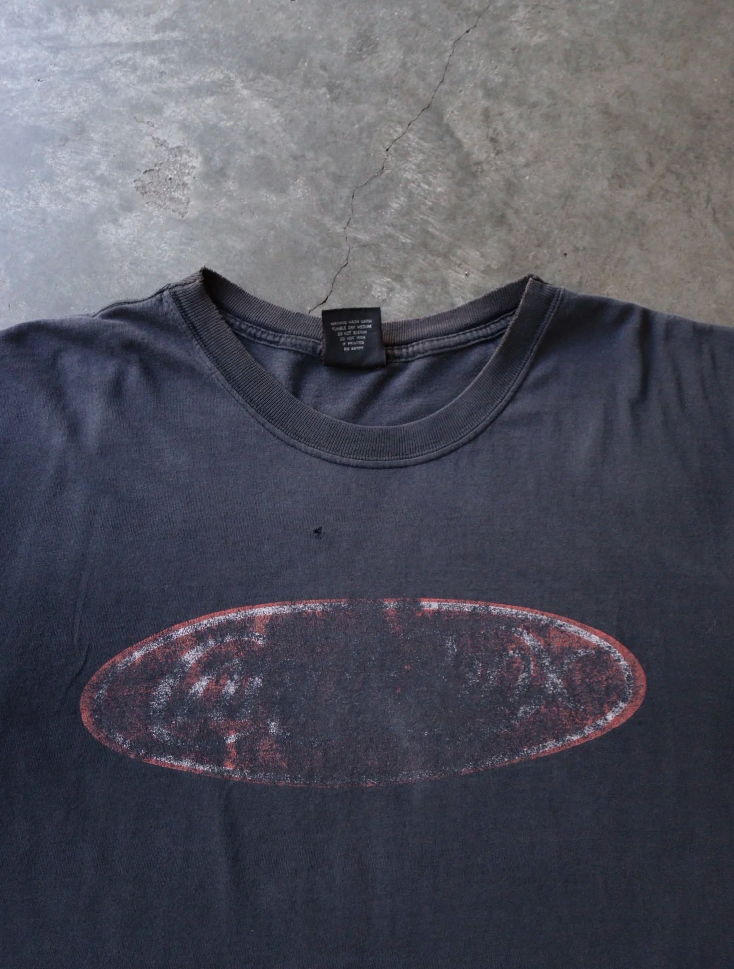 2000S SUN FADED CANDLEBOX TEE