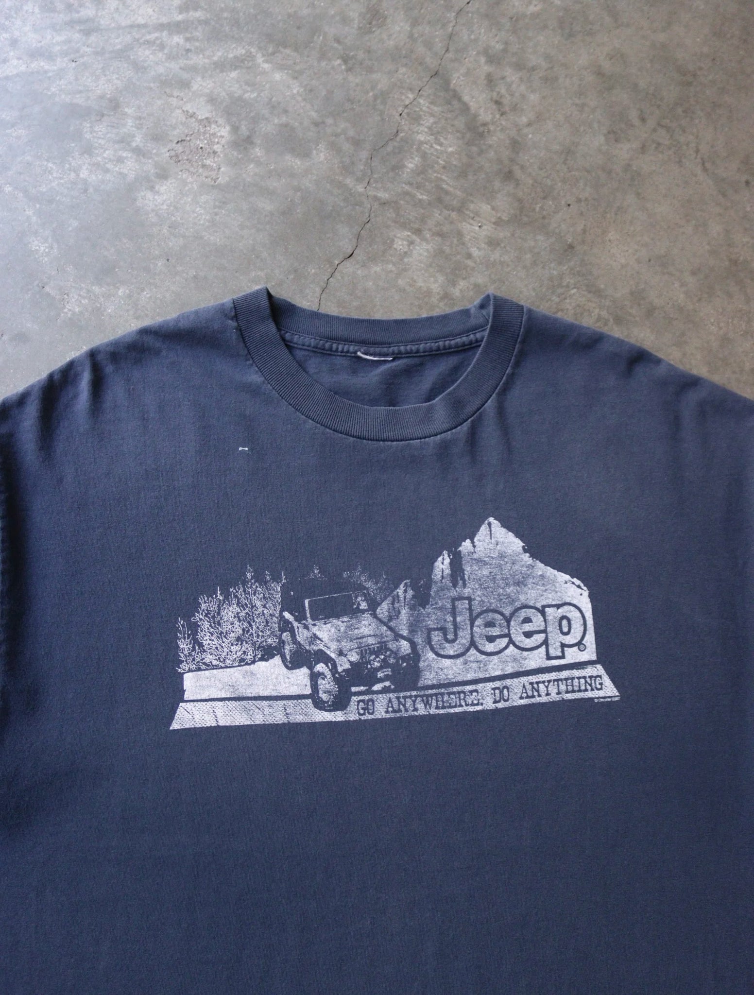 2000S SUN FADED JEEP TEE