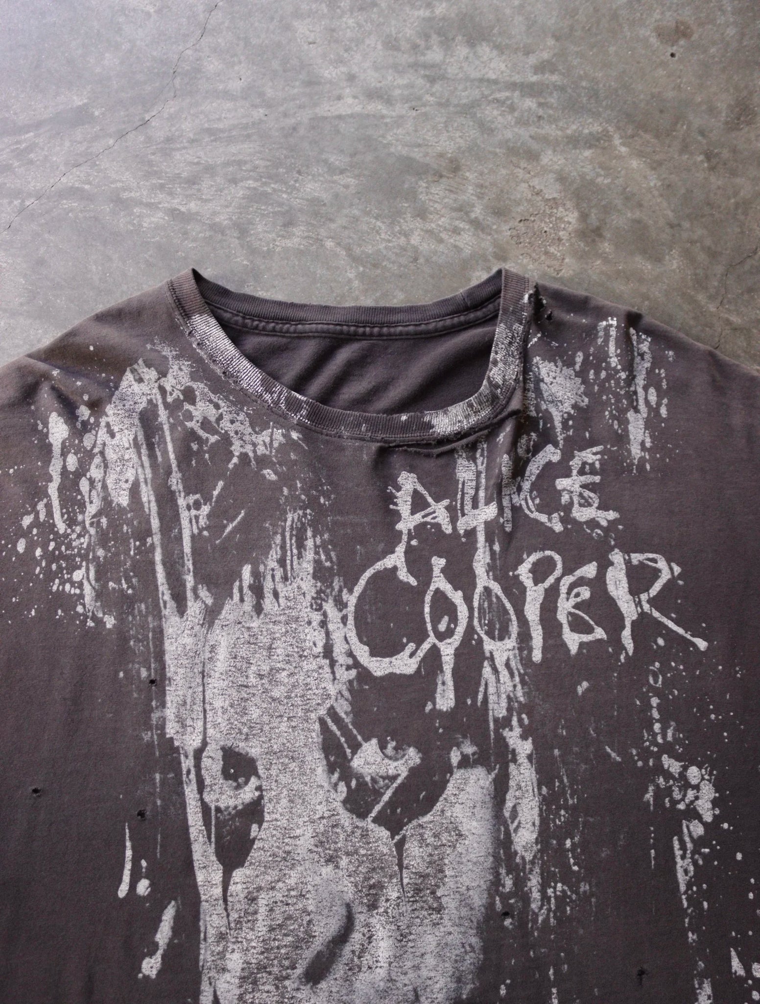 2000S THRASHED ALIICE COOPER TEE