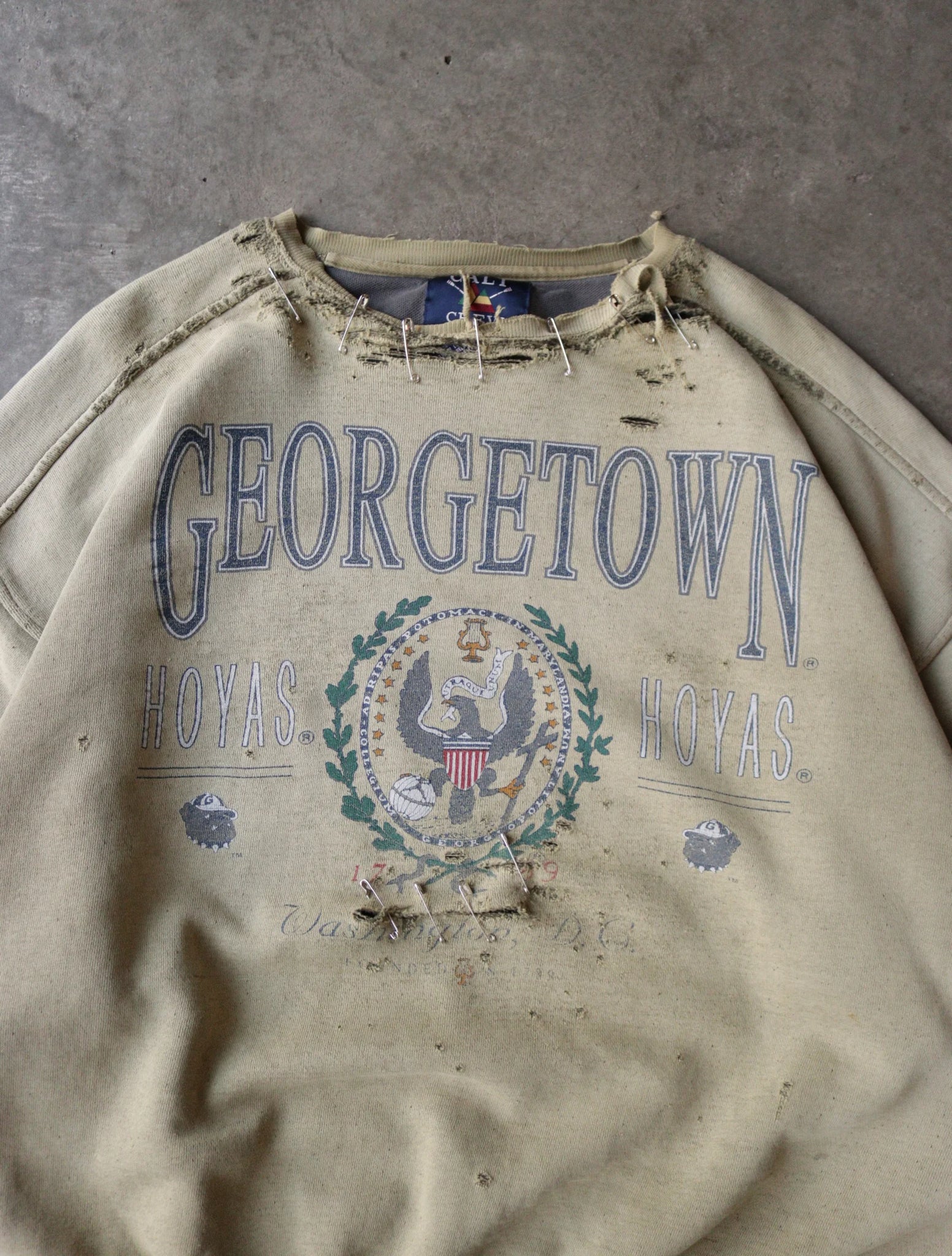 1990S THRASHED GEORGETOWN SWEATSHIRT