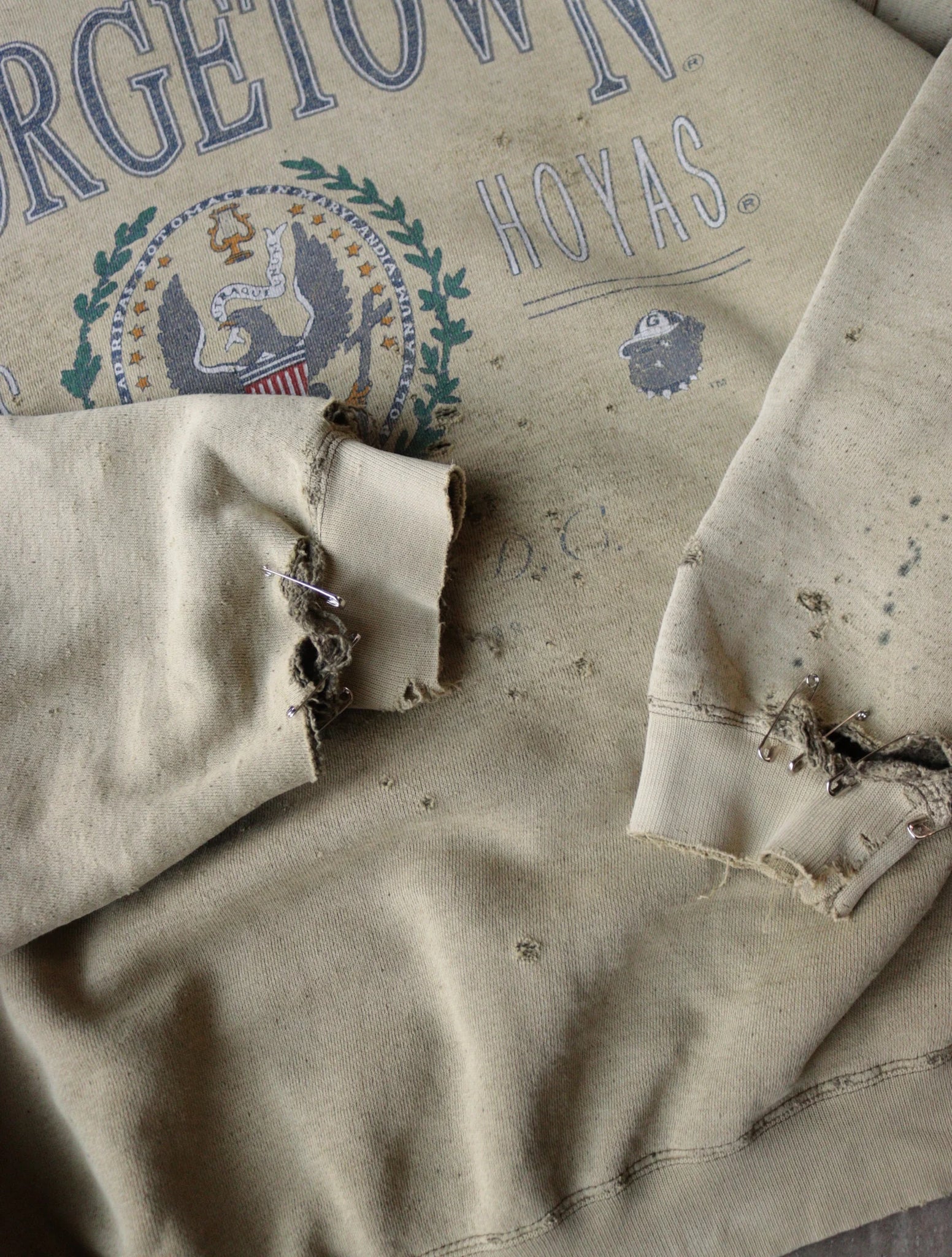 1990S THRASHED GEORGETOWN SWEATSHIRT