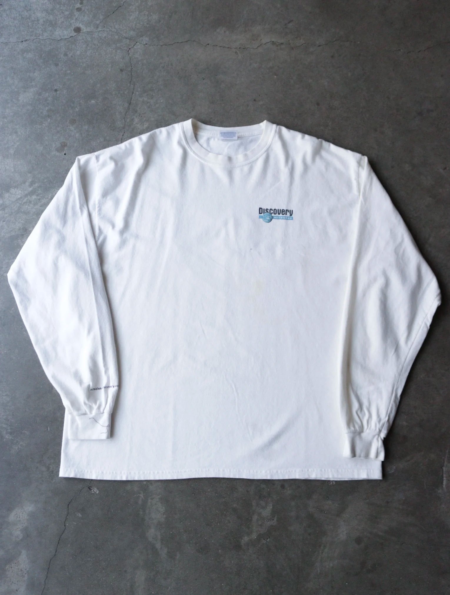2000S DISCOVERY CHANNEL L/S TEE