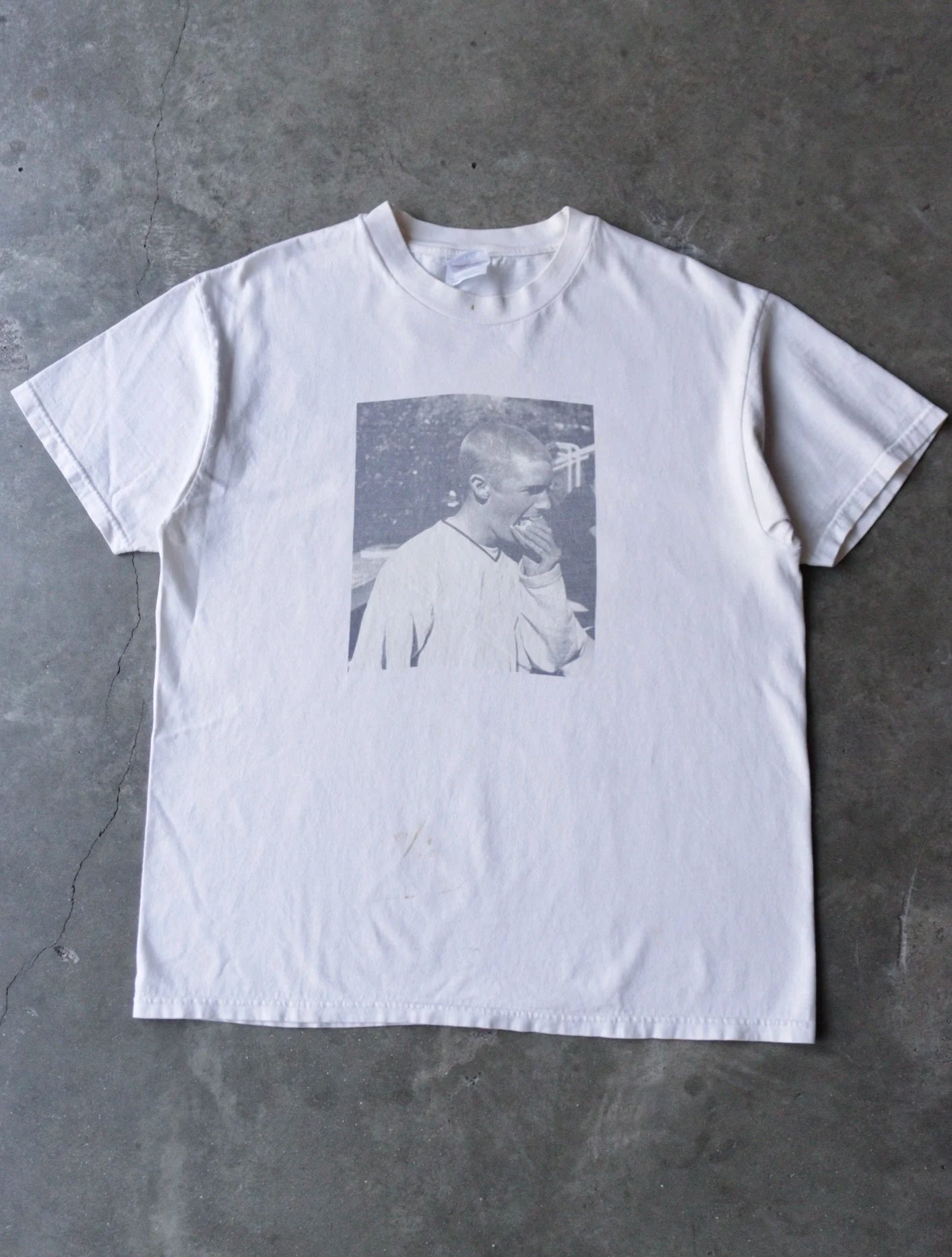 1990S GUY EATING TEE