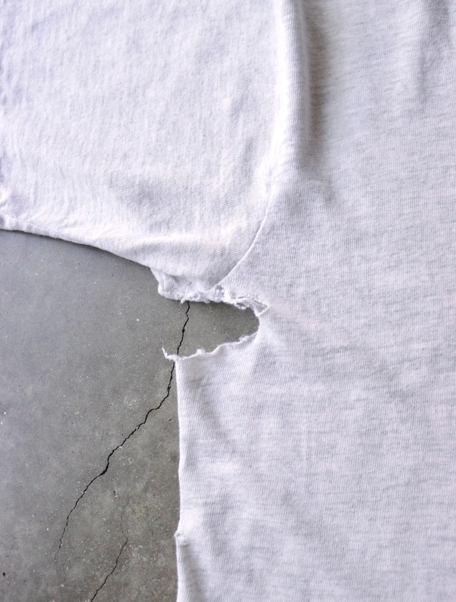 1990S THRASHED ATHLETICS TEE