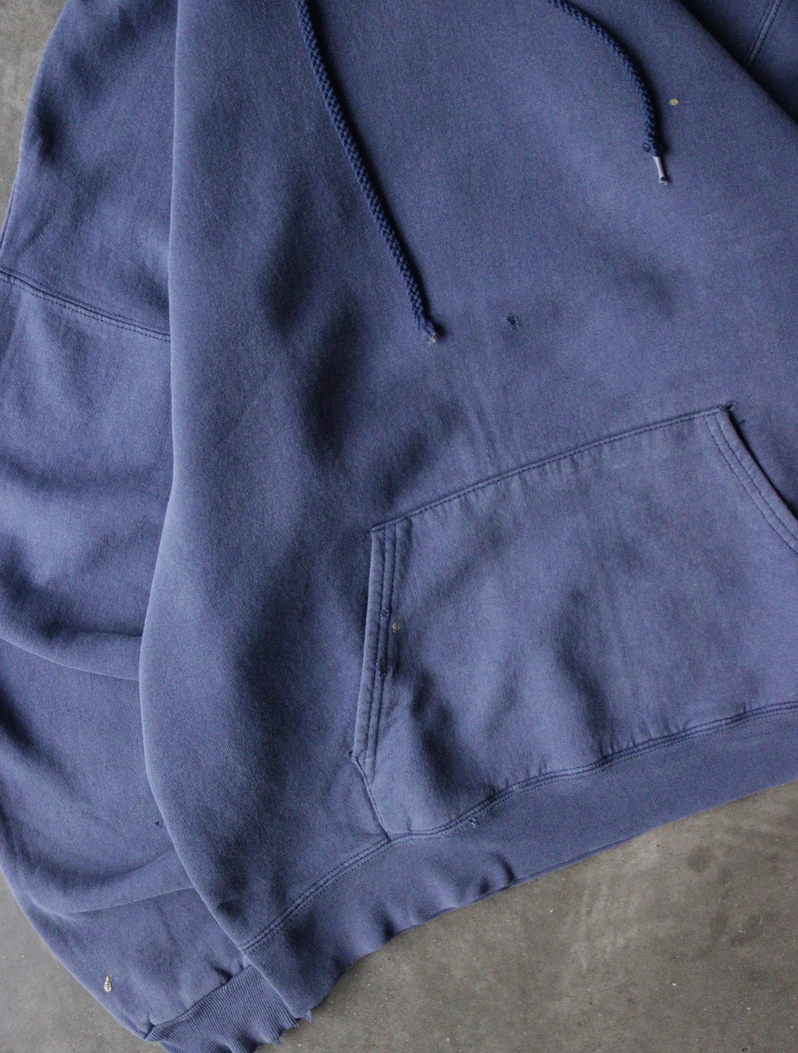1990S FADED DISTRESSED HOODED SWEATSHIRT