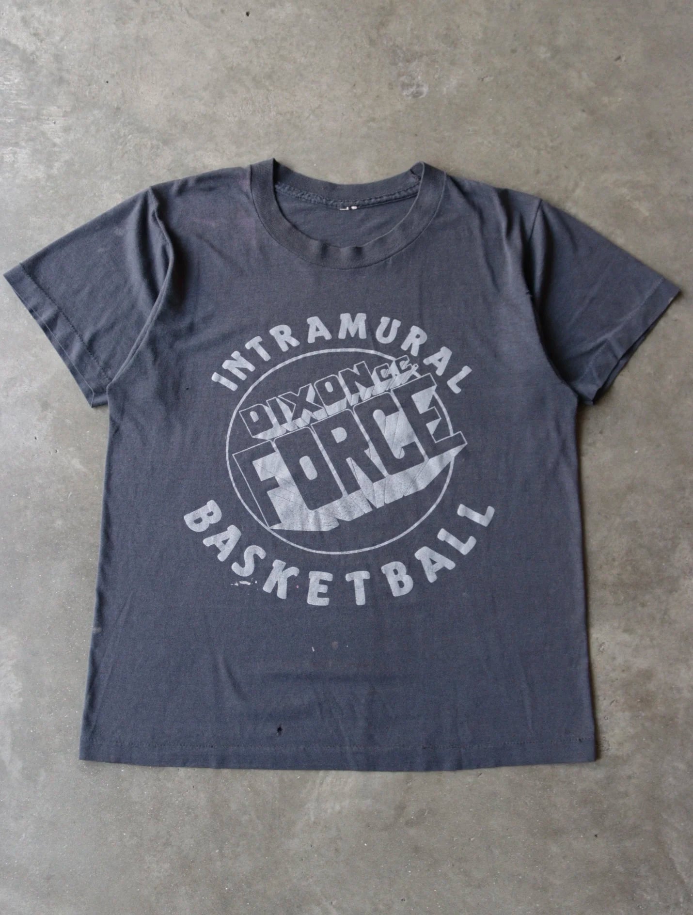 1980S BASKETBALL TEE