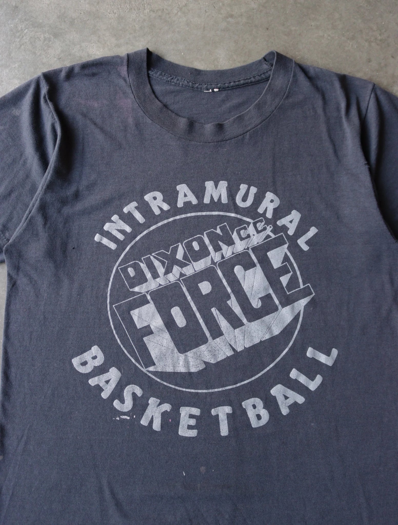 1980S BASKETBALL TEE