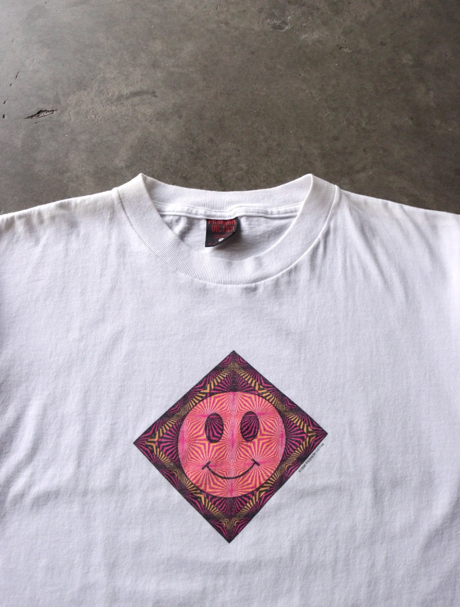1990S FASHION VICTIM SMILEY TEE