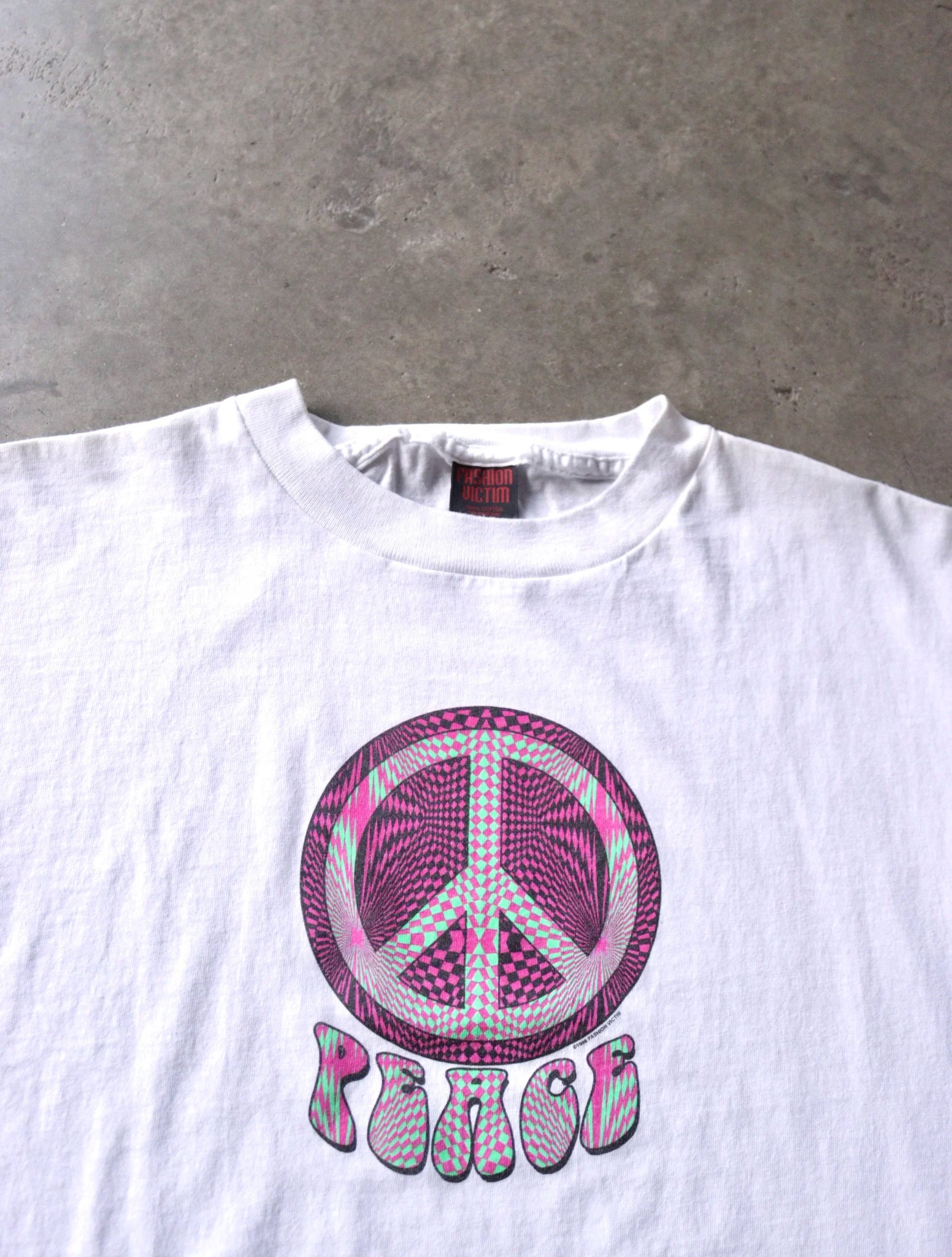 1990S FASHION VICTIM PEACE TEE