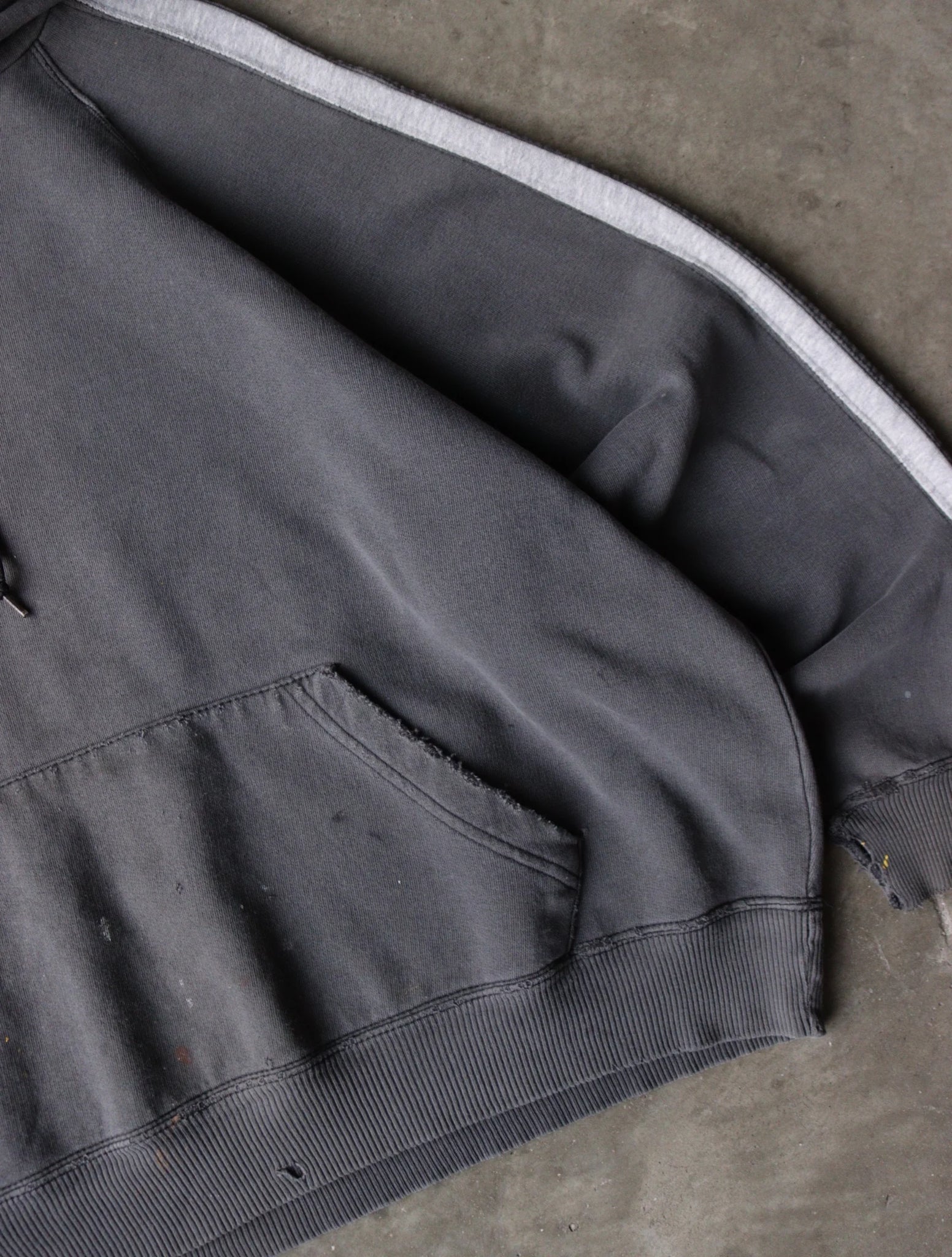 1990S FADED HOODED SWEATSHIRT