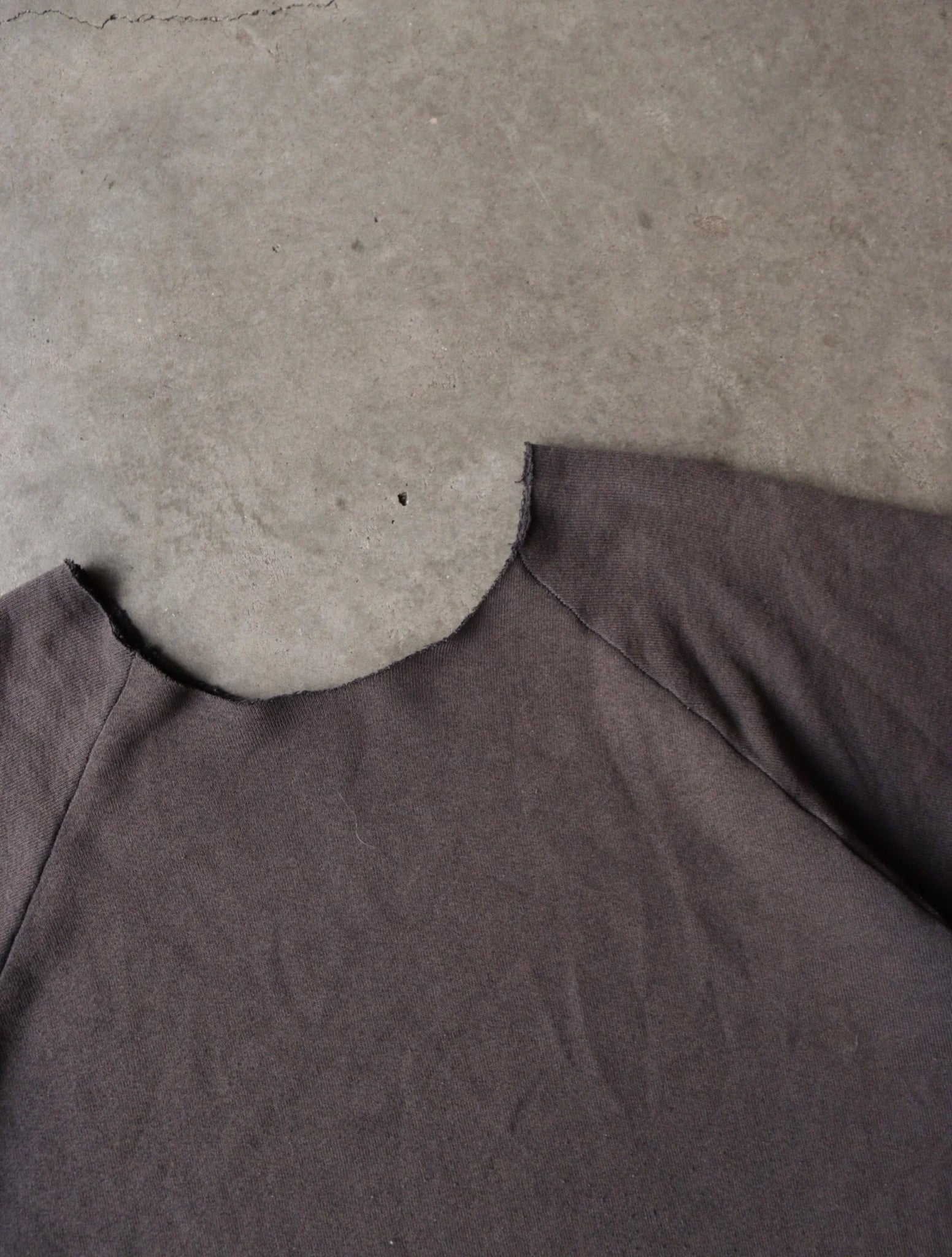 1990S FADED CHOPPED SWEATSHIRT