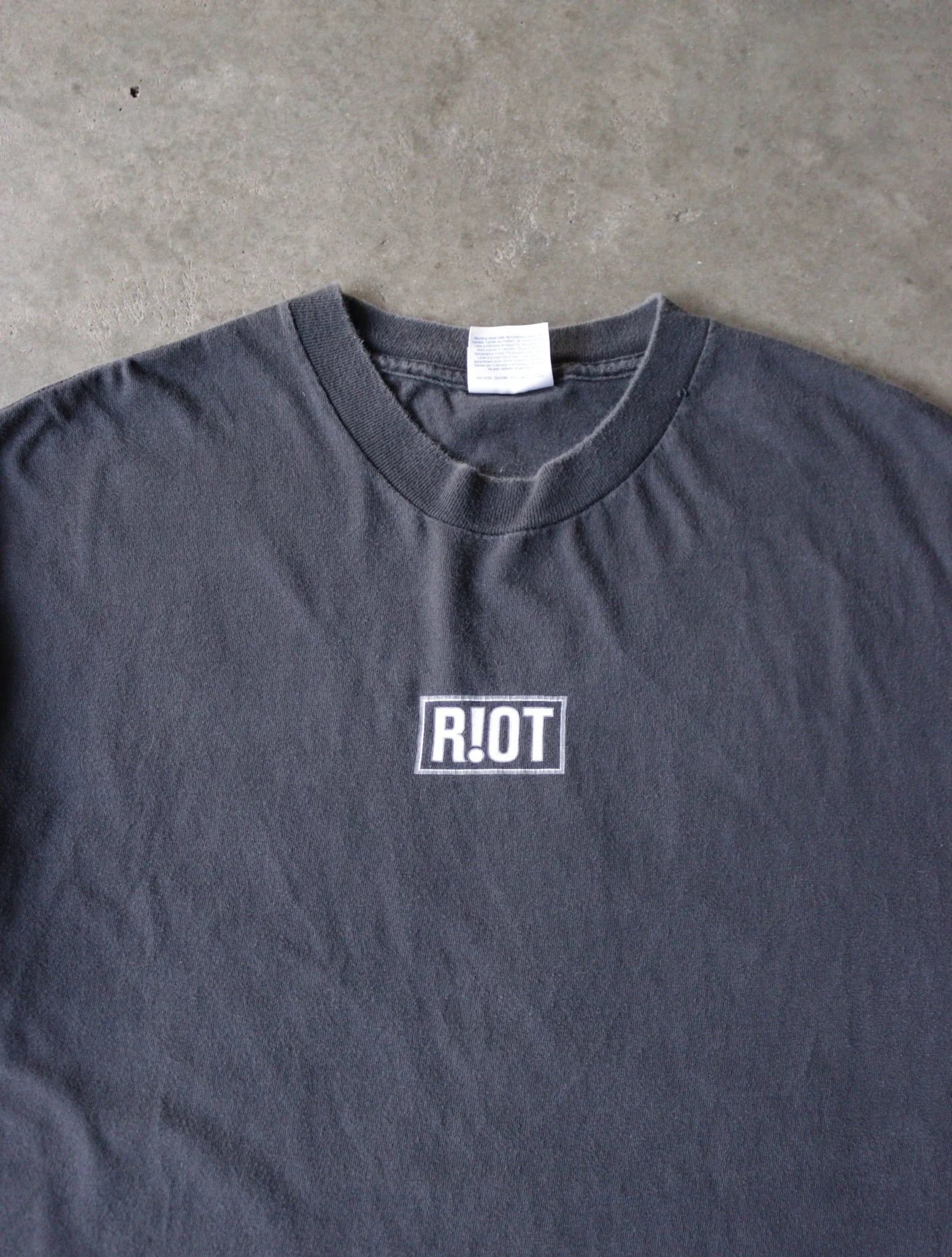 2000S RIOT TEE