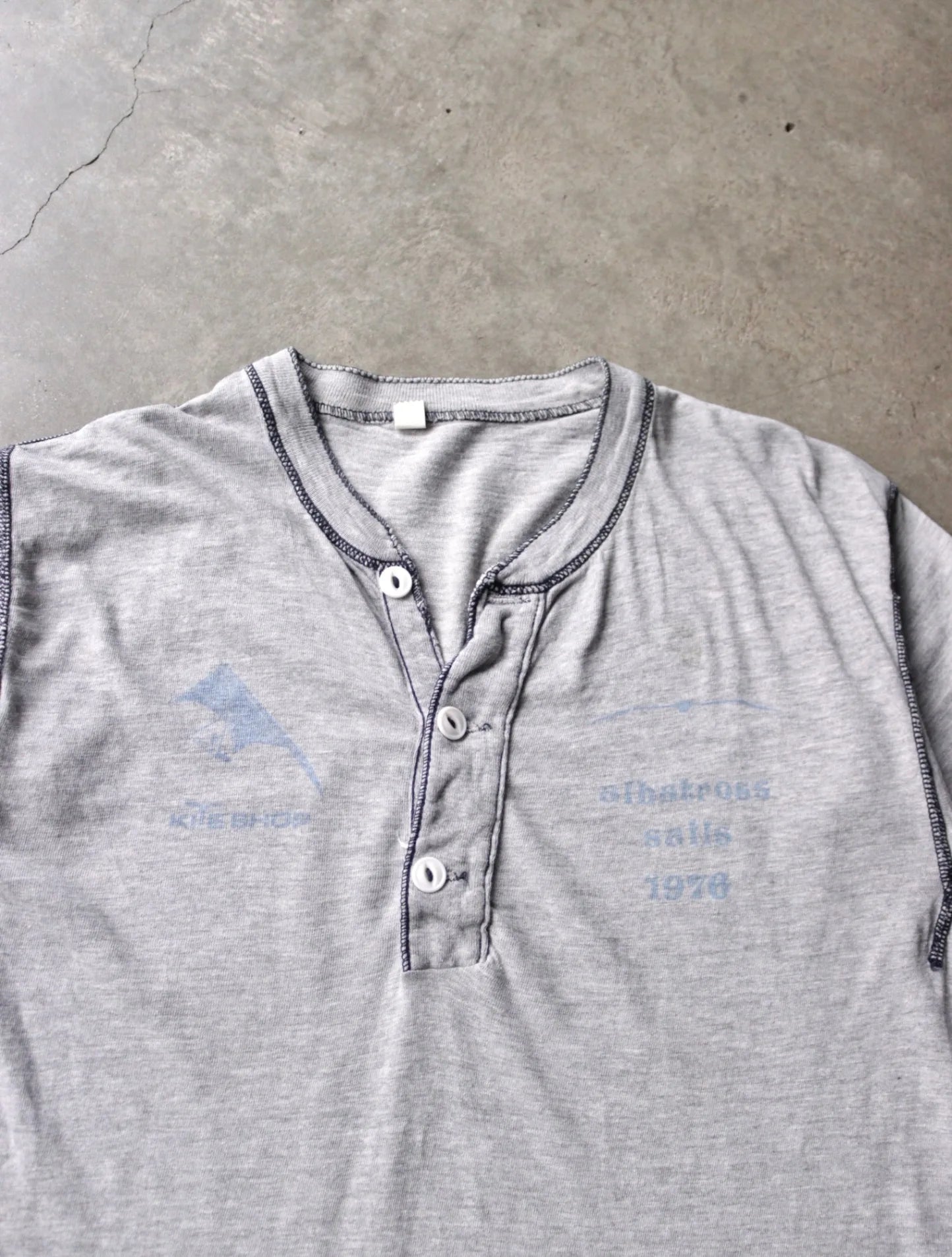1970S 1/4 BUTTON UP FADED SAN DIEGO TEE