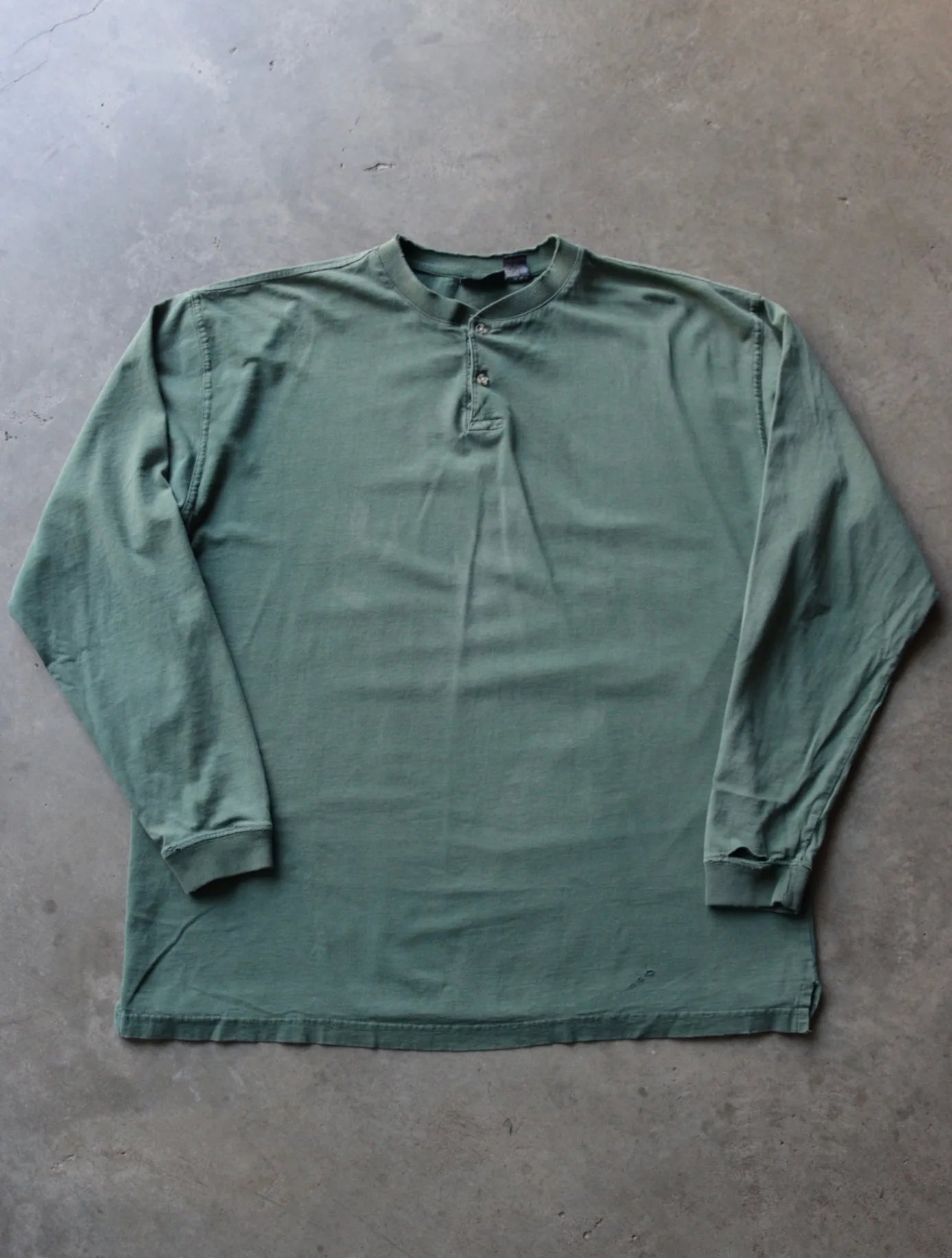 1990S GREEN BUTTON TEE