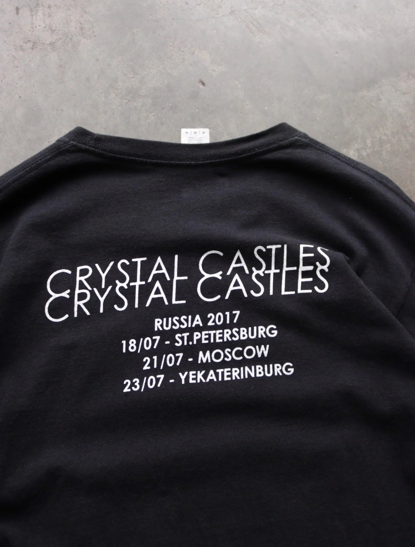2000S CRYSTAL CASTLES MADONNA RUSSIA TEE