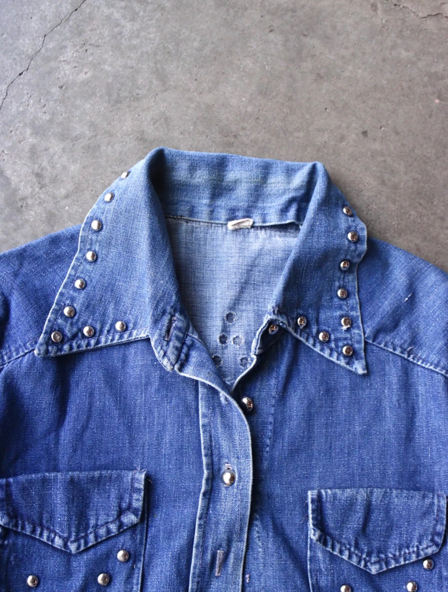 1970S CROPPED STUDDED DENIM JACKET