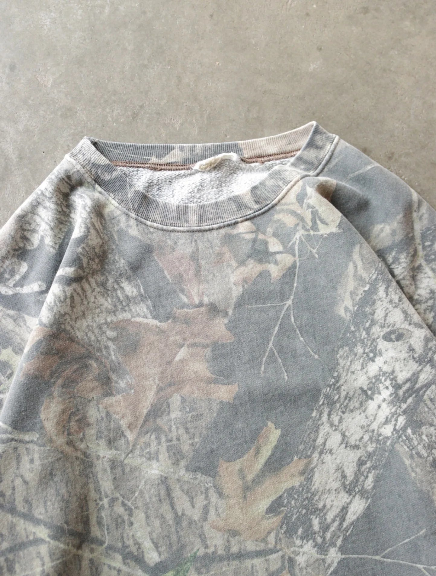 1990S FADED CAMO SWEATSHIRT