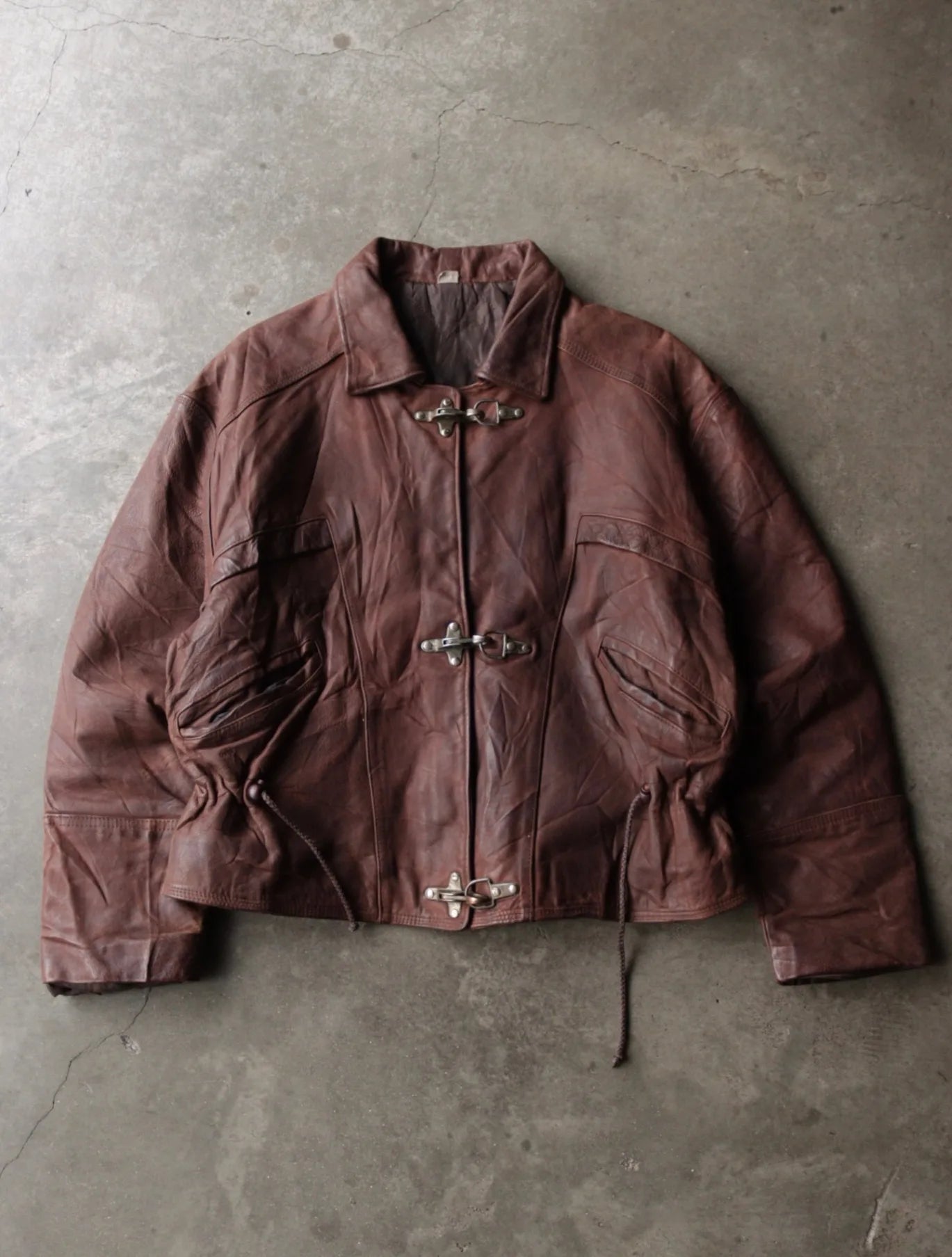 1990S METAL CLASP LEATHER JACKET