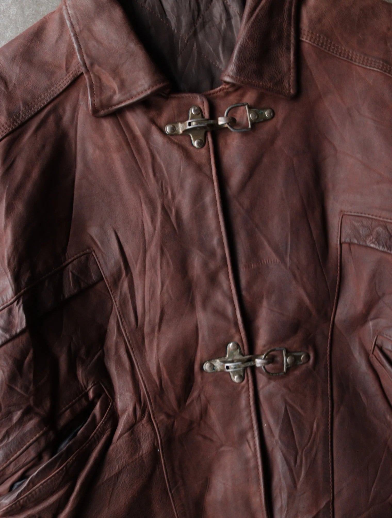 1990S METAL CLASP LEATHER JACKET