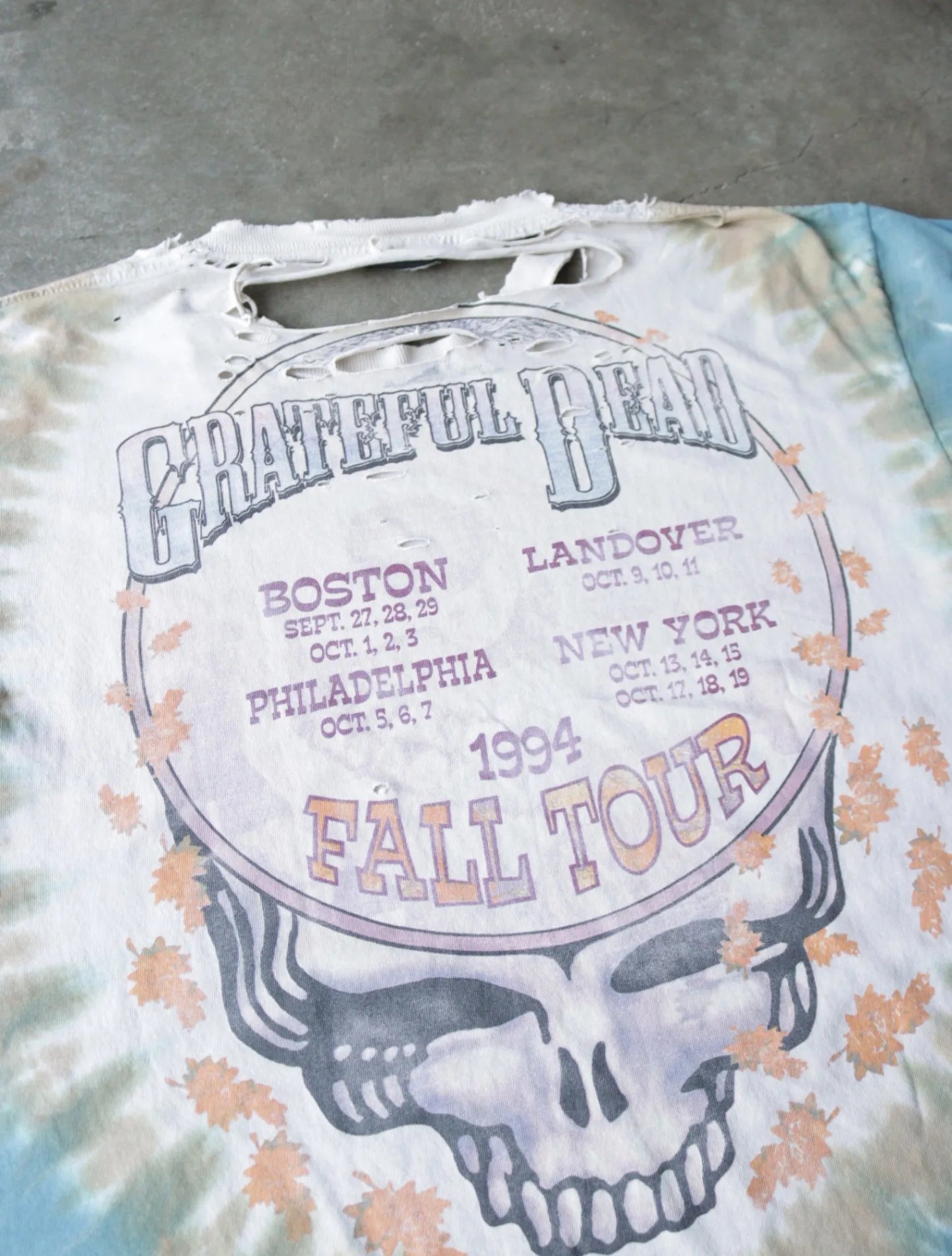 1990S GRATEFUL DEAD THRASHED BAND TEE