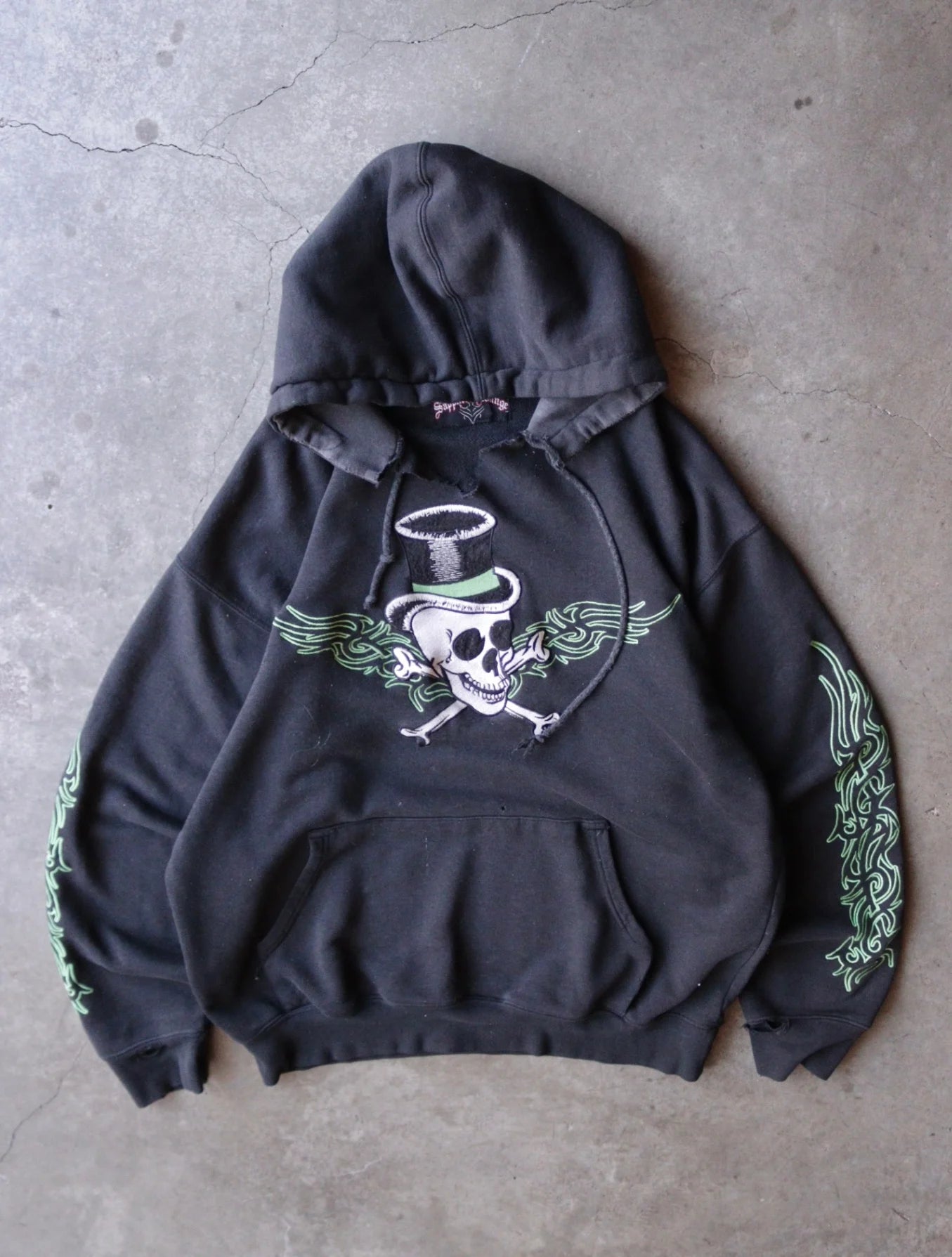 Sweatshirts – TWO FOLD