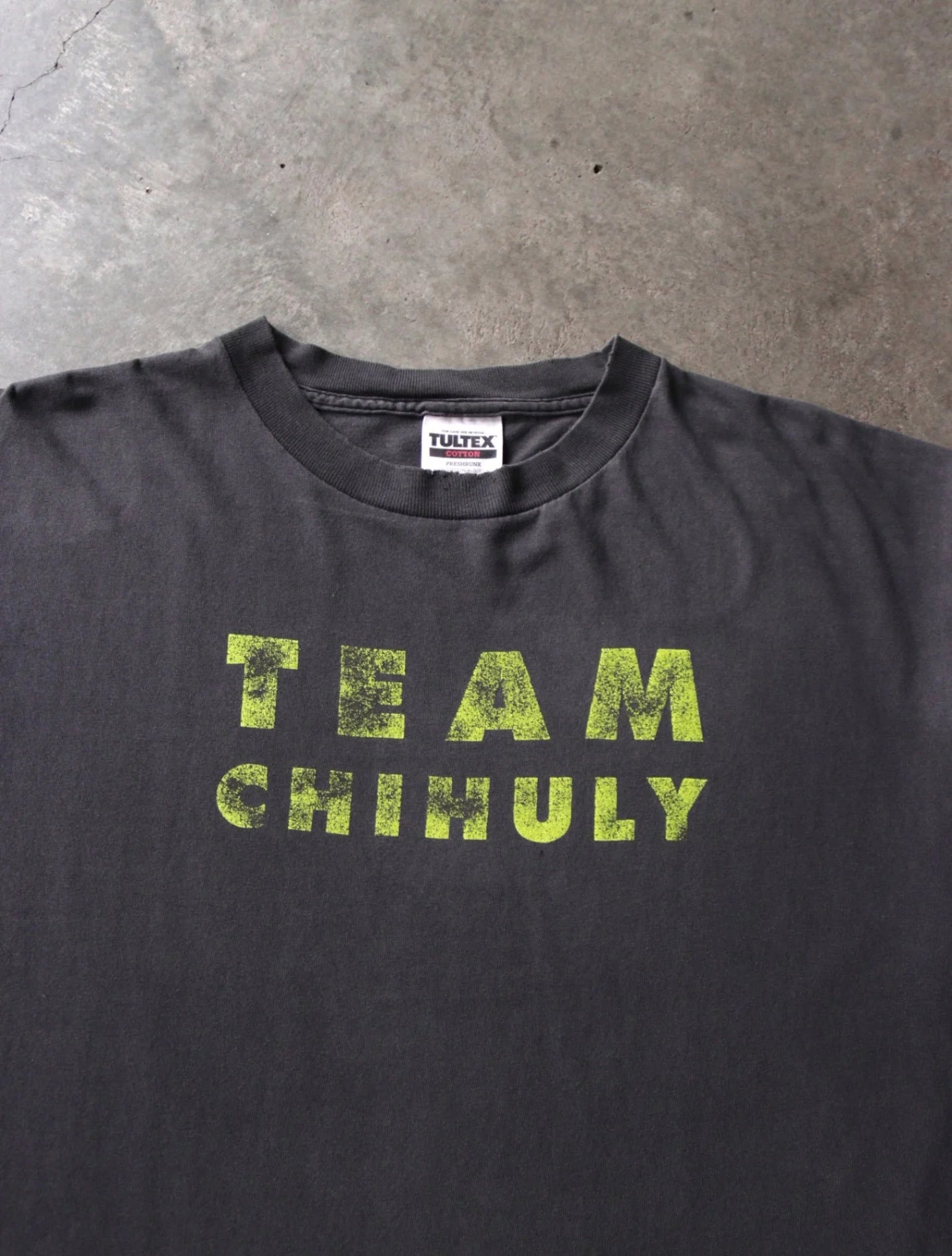 2000S CHIHULY TEE