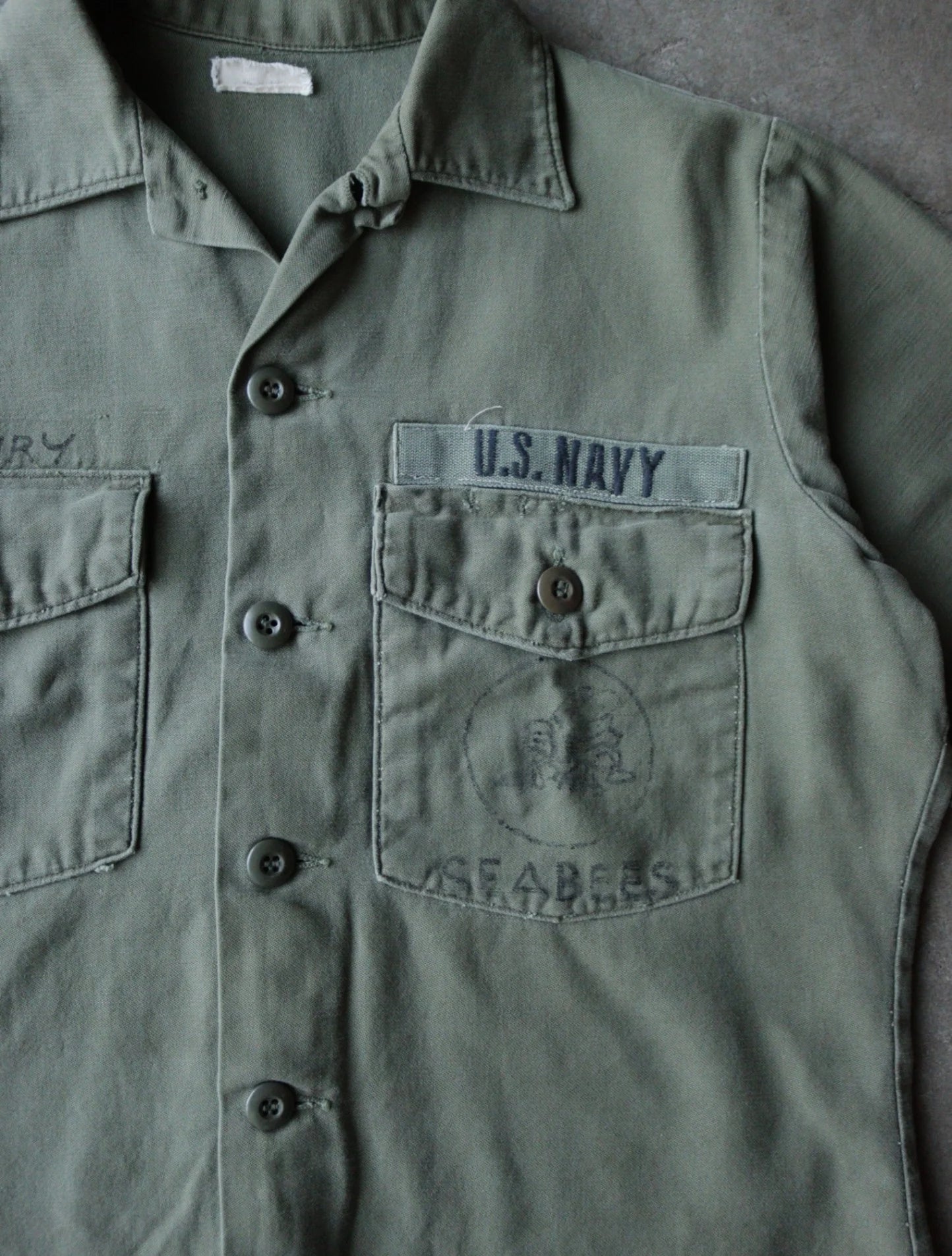 1980S MILITARY BUTTON UP SEA BEES SHIRT