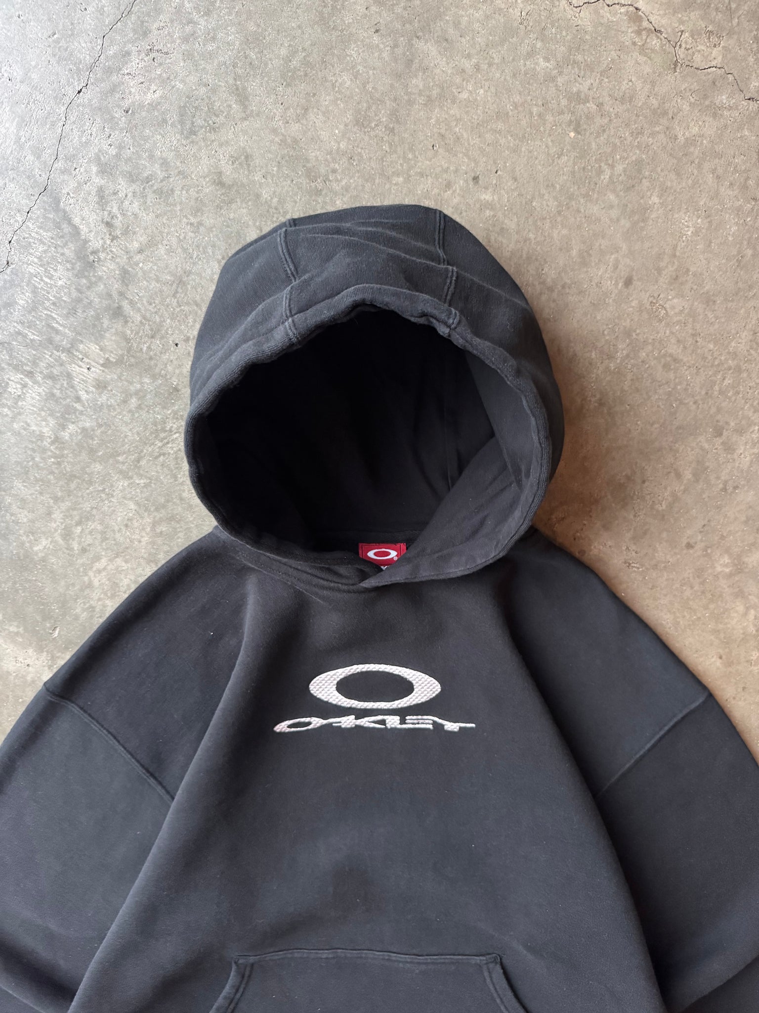2000S OAKLEY HOODED SWEATSHIRT