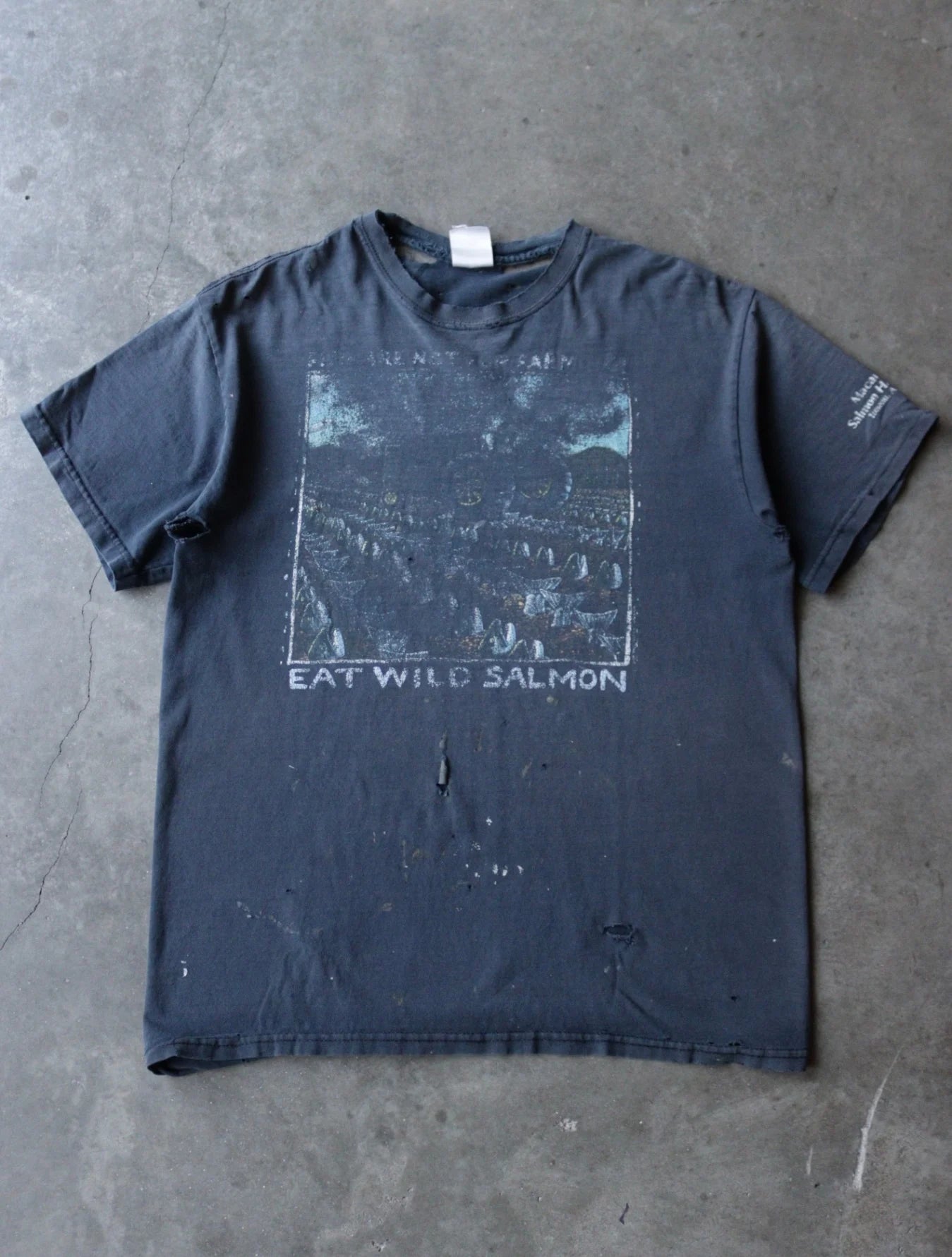 2000S THRASHED EAT WILD SALMON TEE