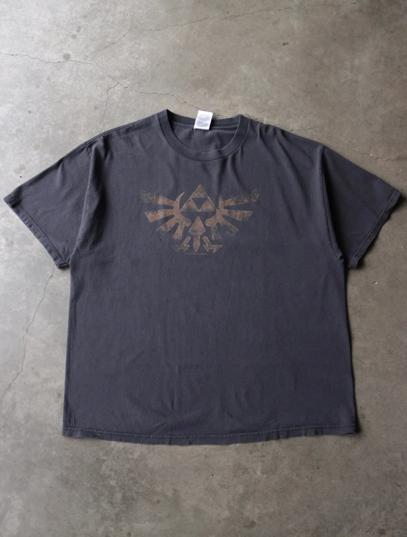 2000S ZELDA TEE