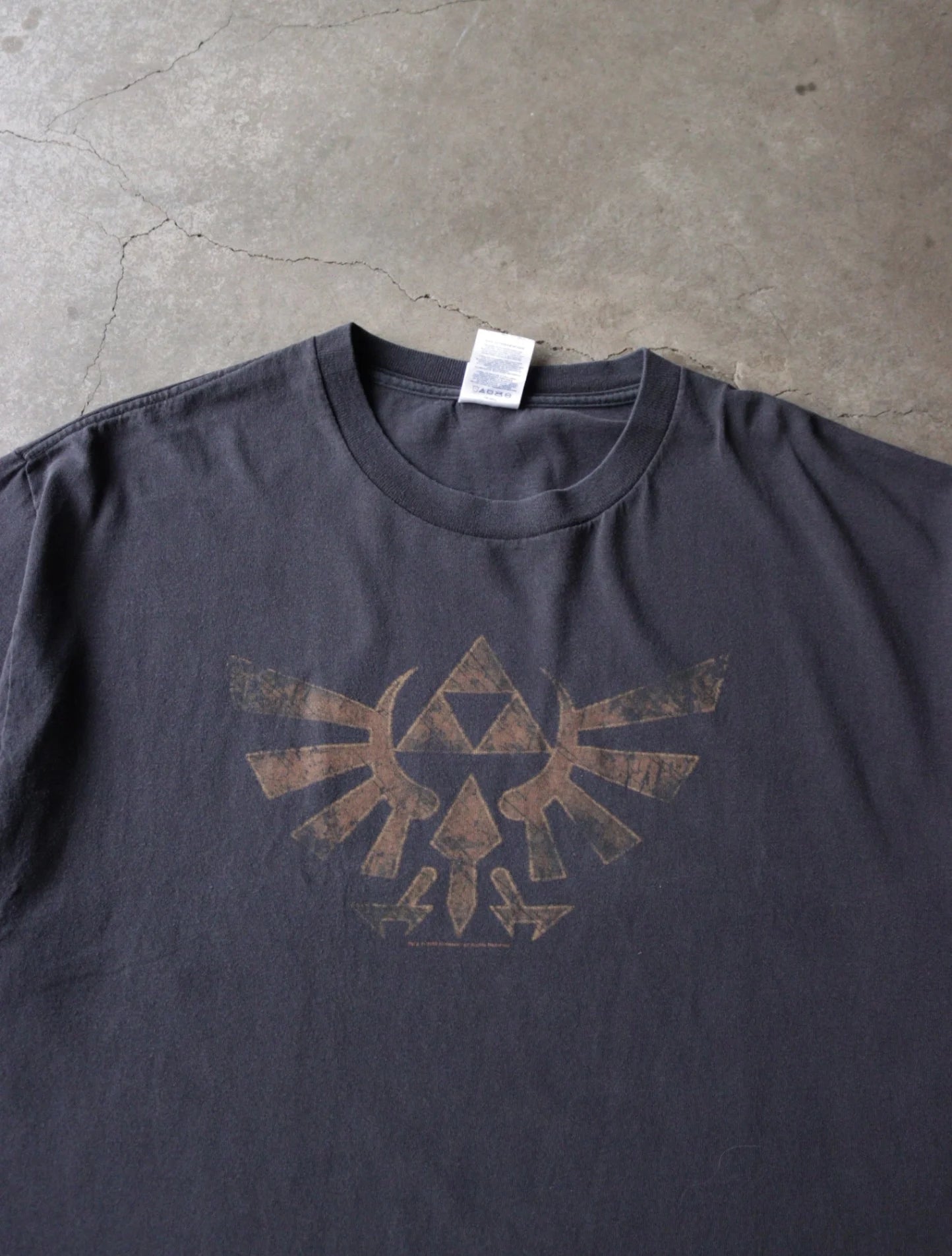 2000S ZELDA TEE