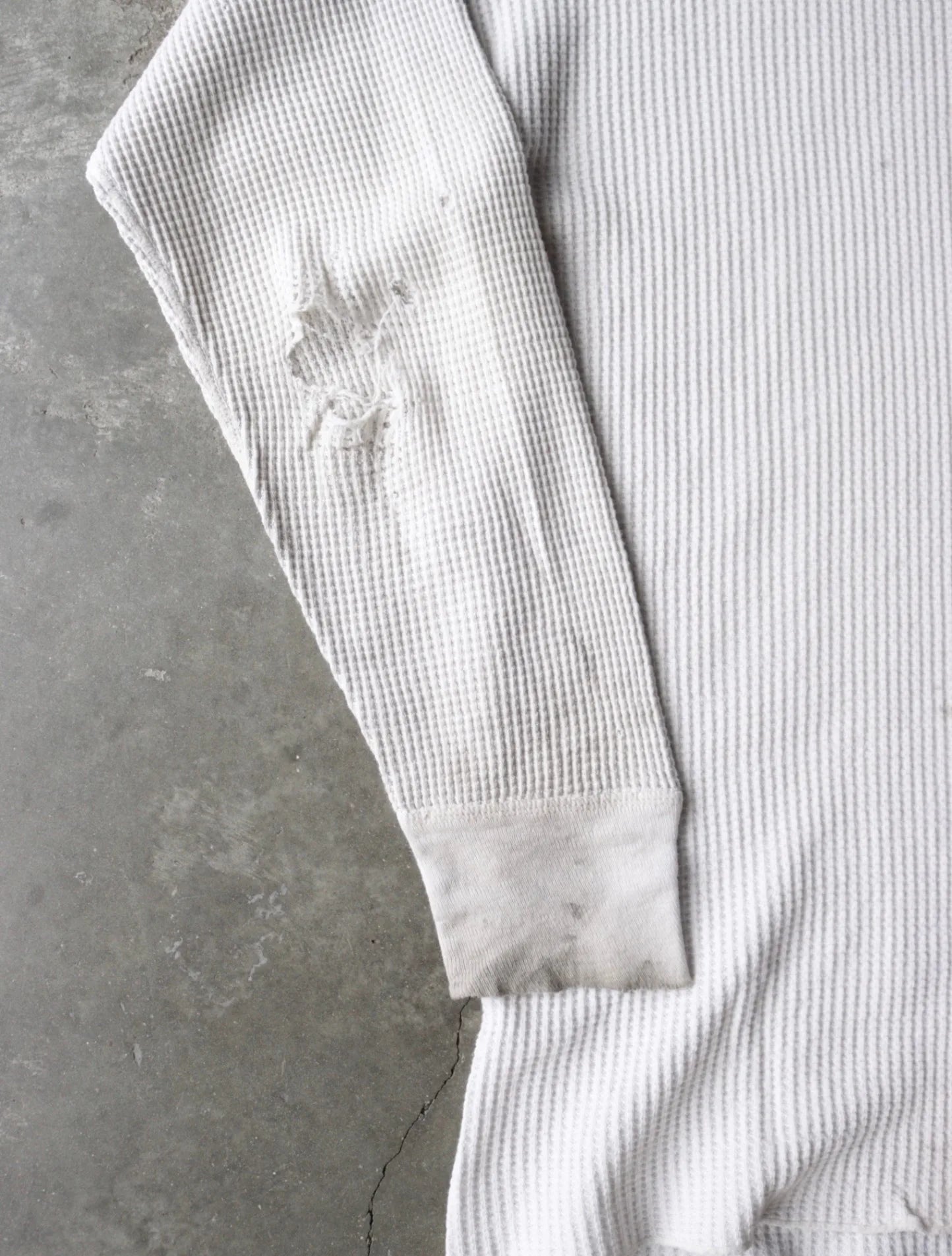 1990S DISTRESSED THERMAL SHIRT